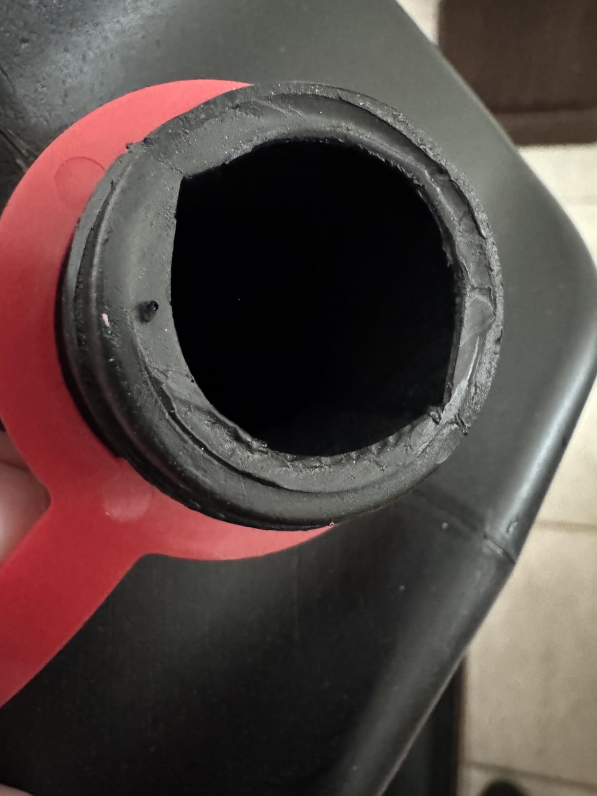 Performance Tool W4077 16-Quart Automotive Oil Drain Container, Black | Make car oil and fluid changes easy. Deep pan catches waste. Tethered caps with drip-free gaskets. Integrated handles customer photo 2