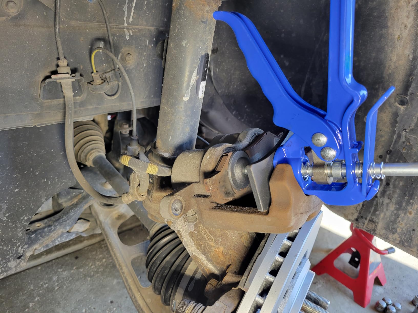 OMT Speedy Brake Caliper Compression Tool for Brake Pad Replacement, Blue | For Single Piston Dual Piston on Most Cars & Trucks; Aluminum & Steel Build; Brake Maintenance; Auto Technicians customer photo 2
