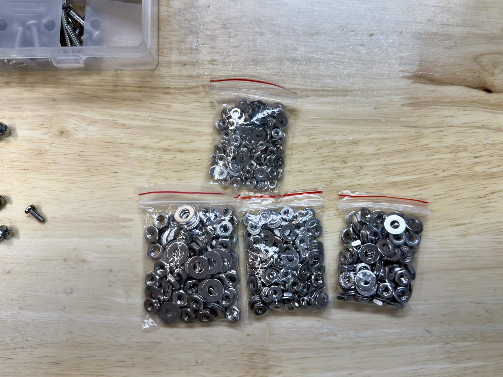 smseace 516Pcs Nuts and Bolts Assortment Kit 21-Sizes M3/M4/M5/M6 Nut Bolt Washer Assortment Kit for Machinery, Furniture, Automotive, Motorcycle Repairs customer photo 1