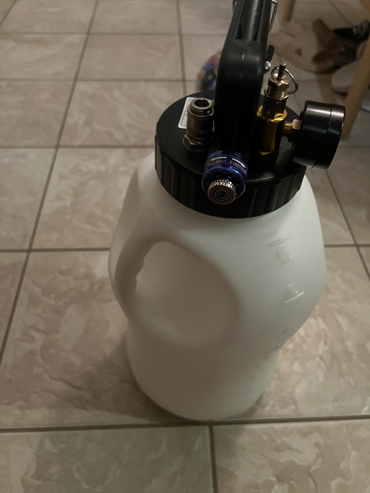 FOUR UNCLES 10L Pneumatic Transmission Fluid Pump with ATF Adapters | 10L Large Capacity, Air Powered Filling, ATF Adapter Kit, Professional Service, Workshop Ready customer photo 2