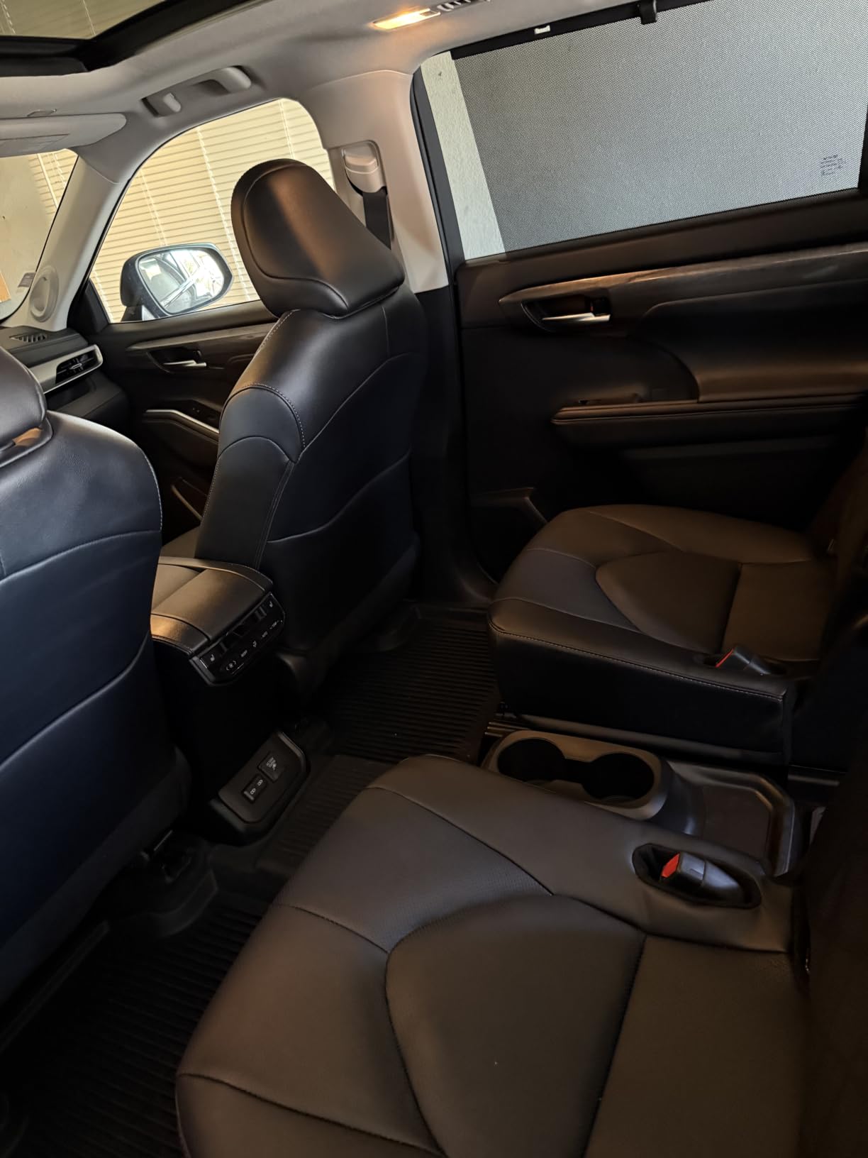 Chemical Guys VentRight Leather Cleaner & Conditioner for Vented Seats, 16 oz customer photo 1