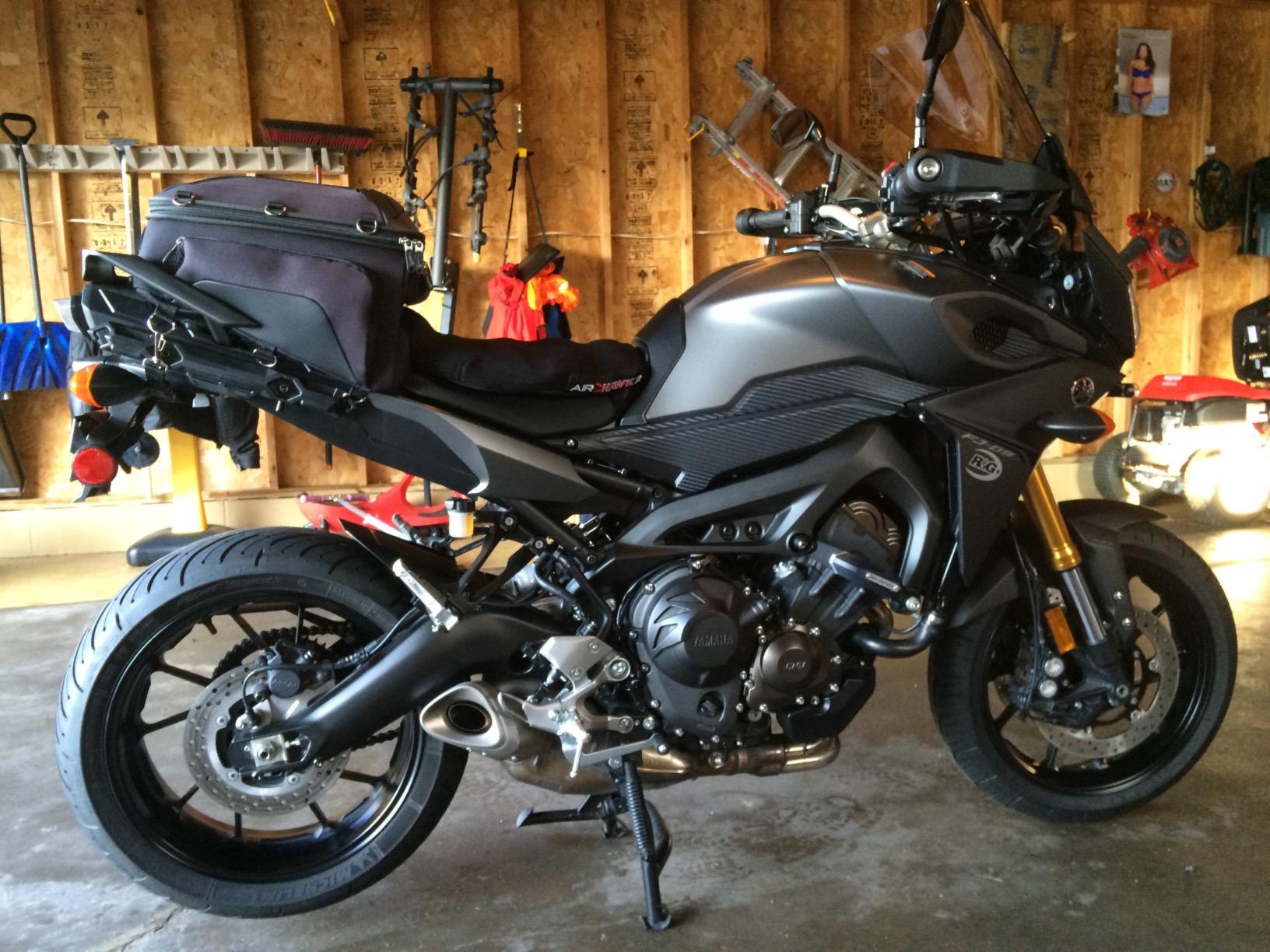 Royal Purple 01315 Max Cycle 10W-40 High Performance Synthetic Motorcycle Oil, 1 Quart (32 Ounces) customer photo 1
