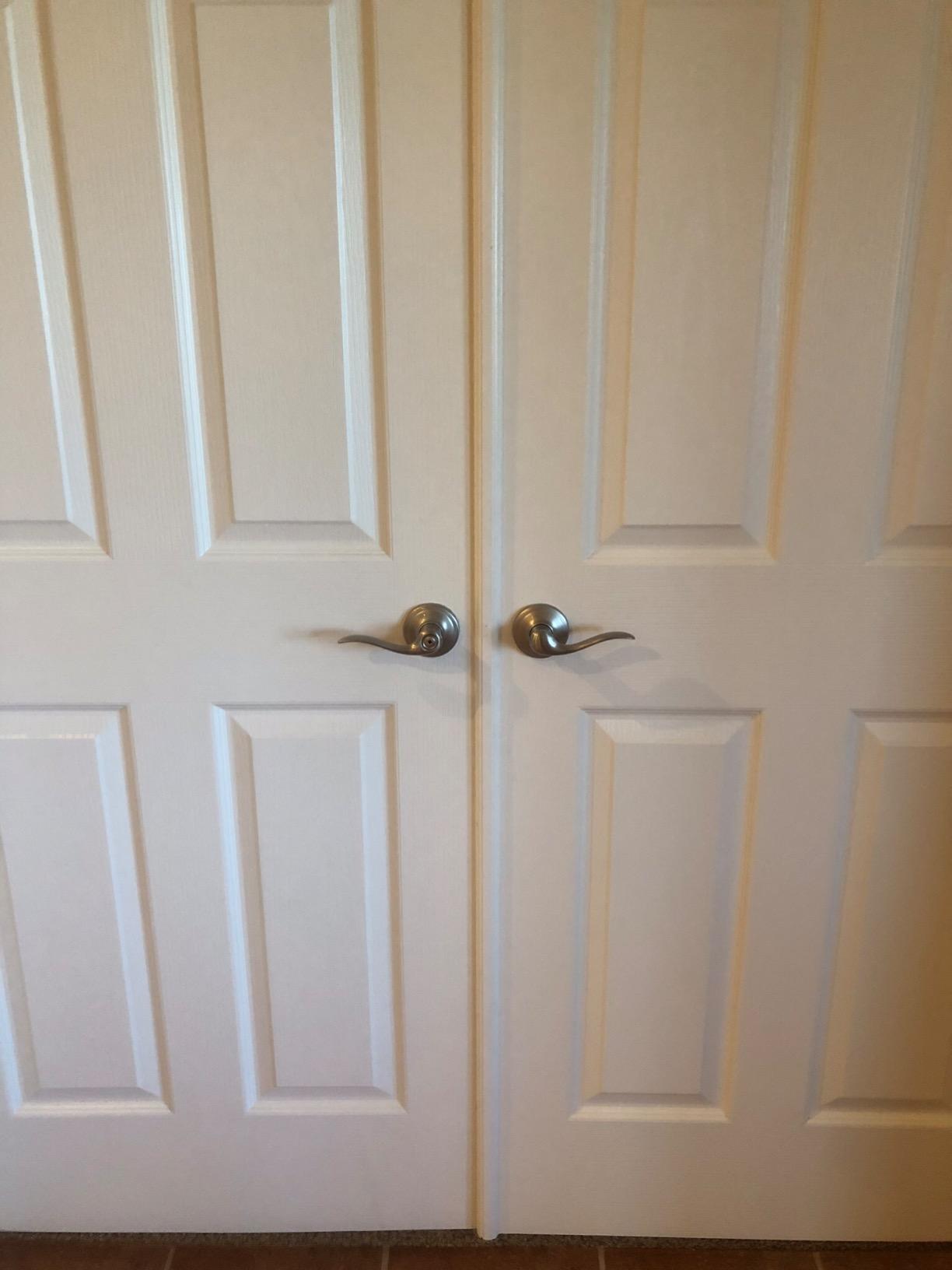 Kwikset Tustin Interior Privacy Door Handle with Lock, Door Lever For Bathroom and Bedroom, Satin Nickel Reversible Keyless Turn Lock, with Microban Protection customer photo 1