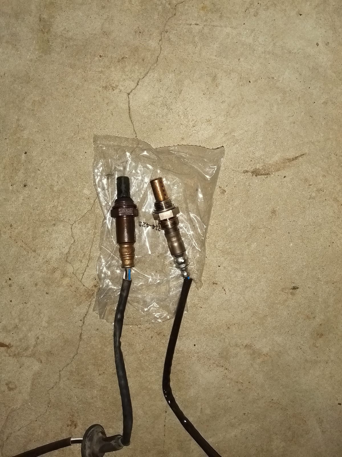 Denso Oxygen (O2) Sensor - 234-4233 (Fits 2003-2008 Pontiac Vibe and Toyota: 2003-2008 Corolla/Matrix Vehicles) customer photo 1