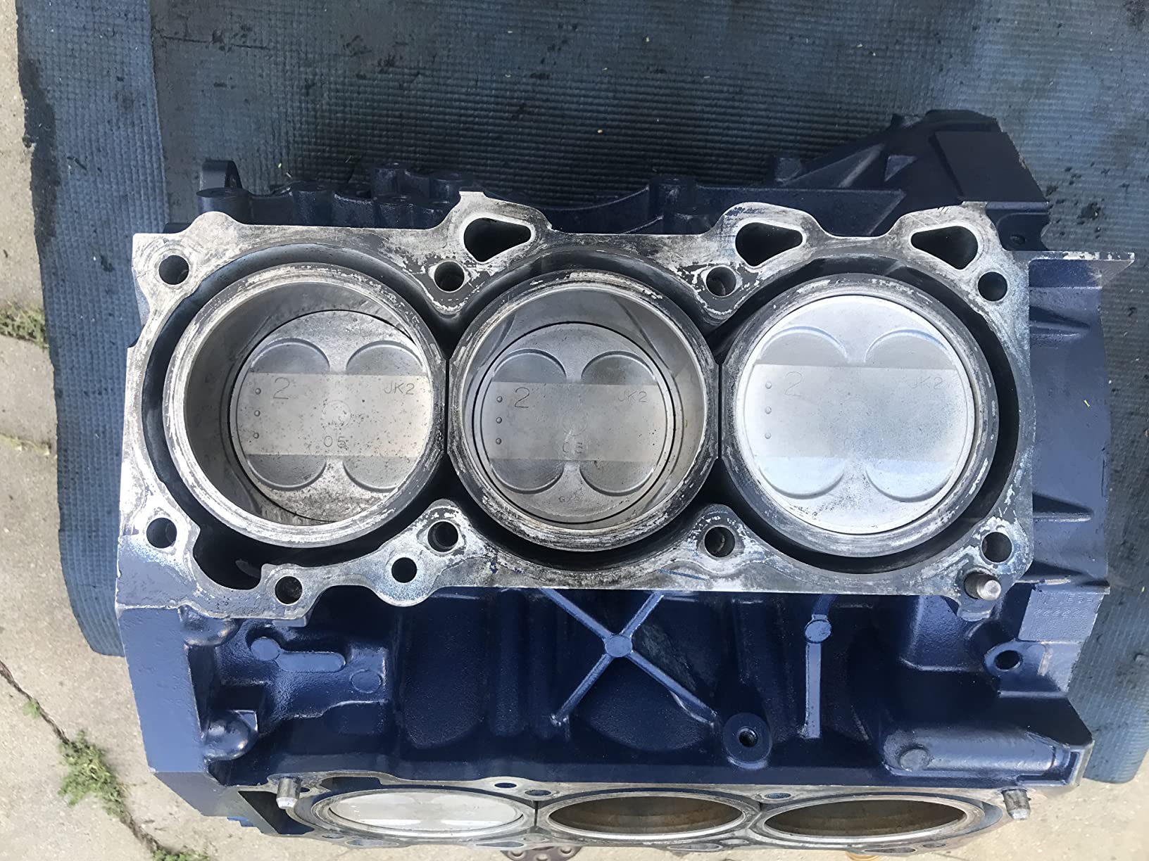 Powerbuilt Piston Ring Compressor, 2 Inch to 5 Inch Diameter, Compress Pistons, Ratcheting Lock, Release Lever, Slide into Cylinder - 648433, Silver customer photo 2