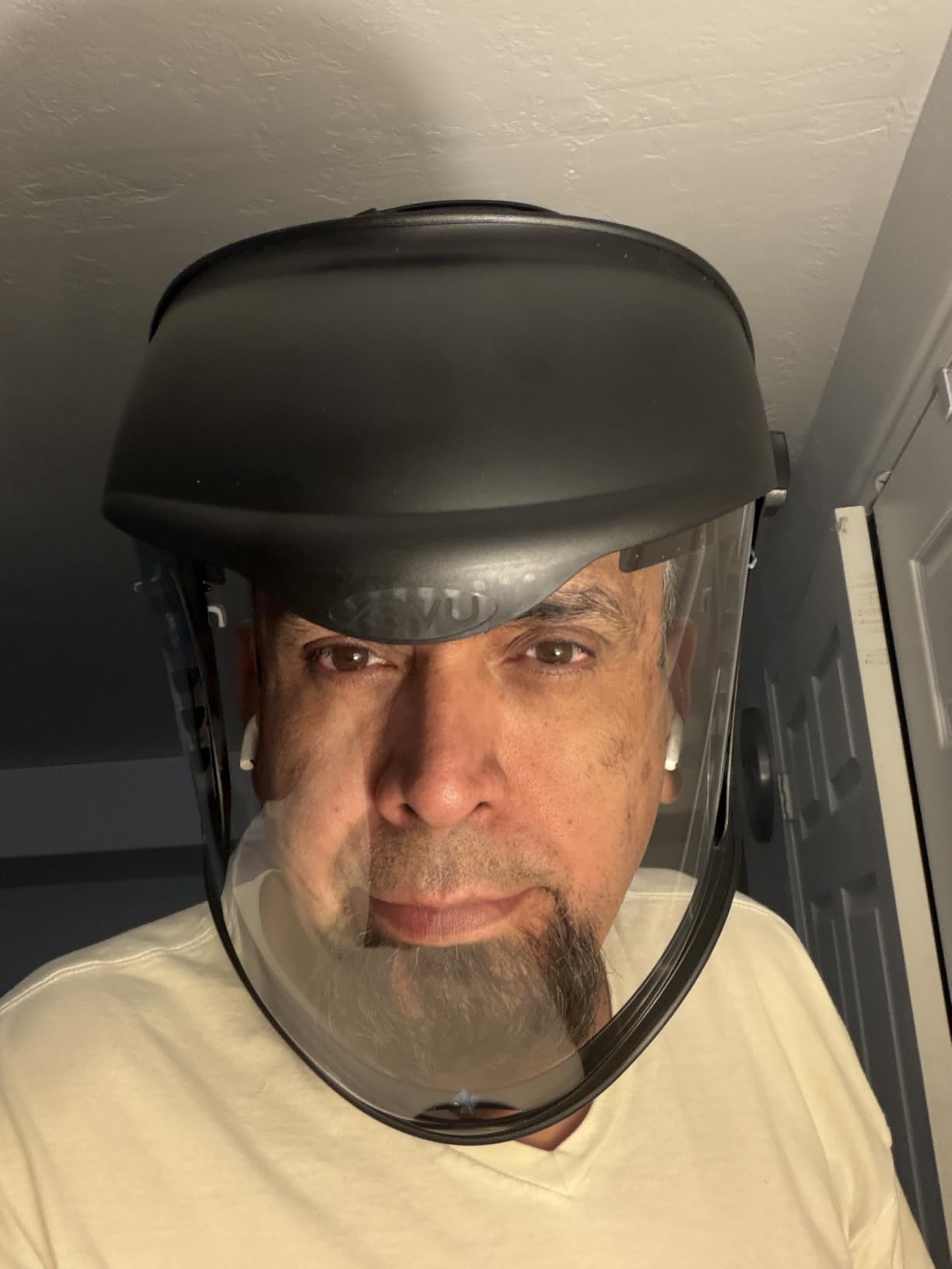 Honeywell Uvex Bionic Face Shield with Clear Polycarbonate Visor and Anti-Fog/Hard Coat (S8510) customer photo 1