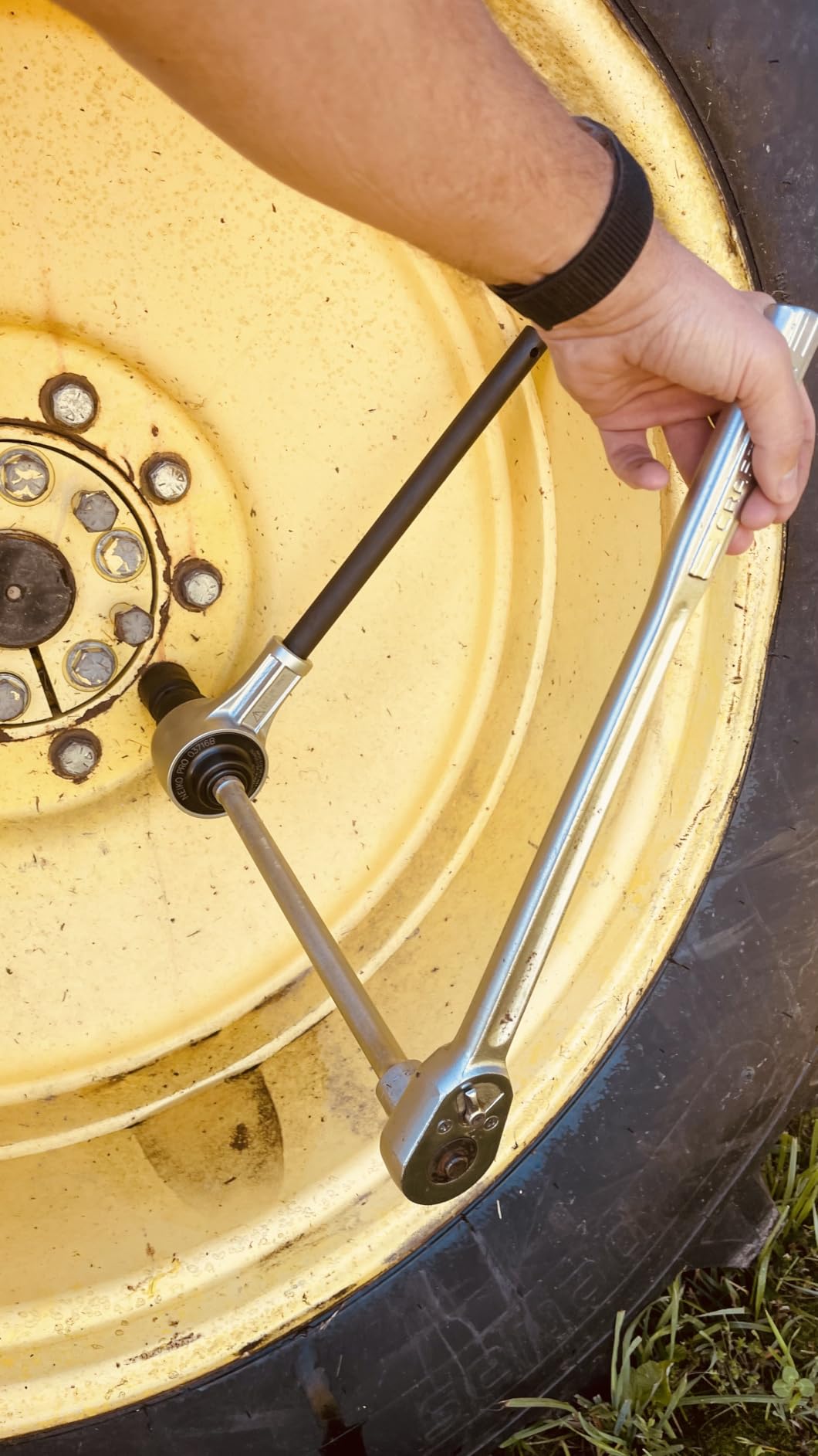 Neiko 03716B Professional Grade Torque Multiplier, 2200 Foot-Pound customer photo 2
