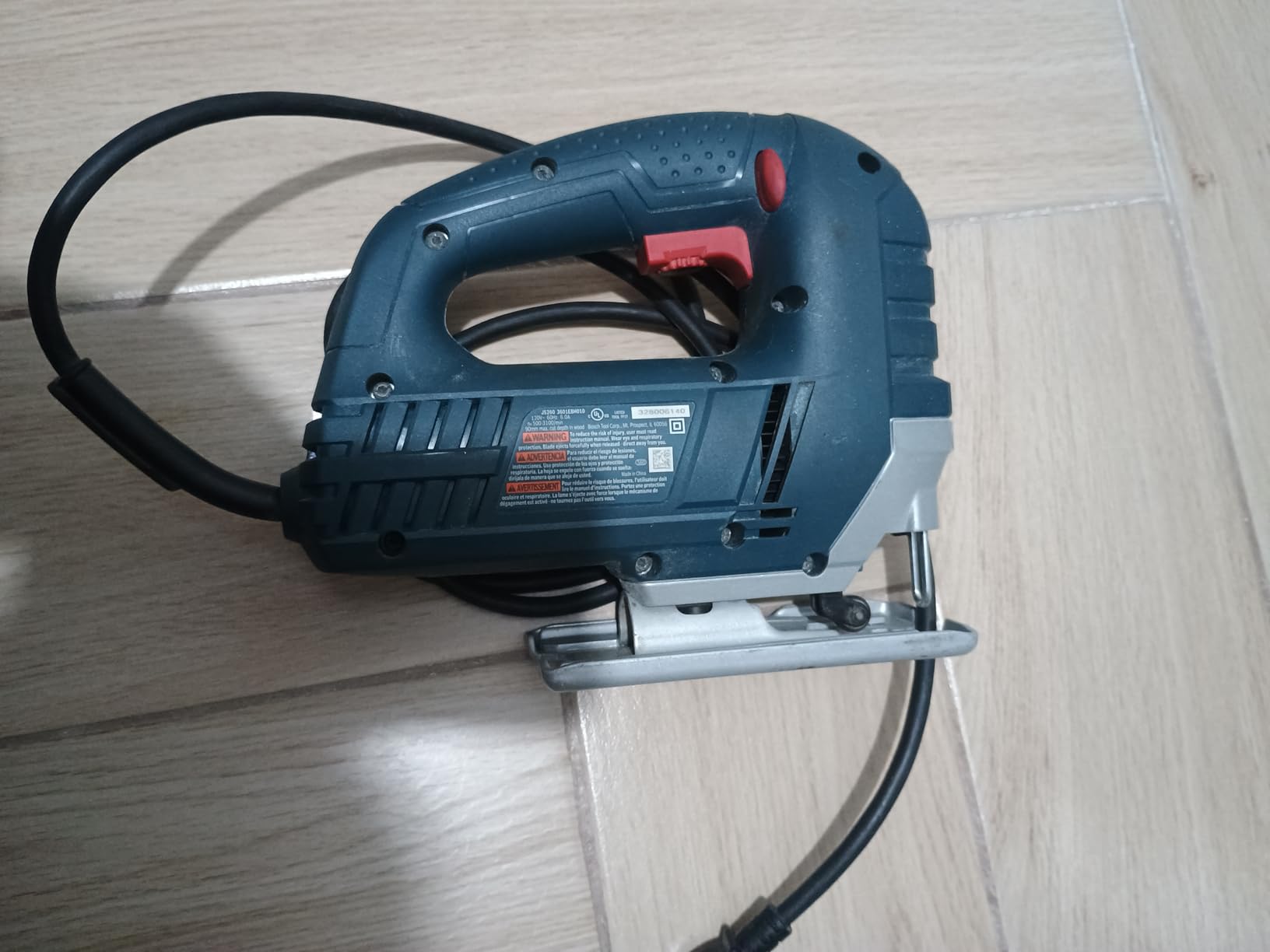 BOSCH JS260 Top-Handle Jig Saw - 6.0 Amp Motor, Variable Speed Control, Low-Vibration Plunging Design, Toolless Blade Change System - Ideal for Accurate and Smooth Cutting customer photo 2