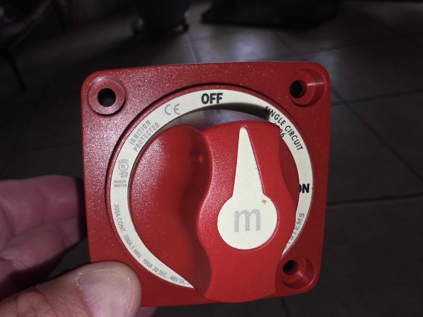 Blue Sea Systems m-Series Battery Switch ON/OFF with Knob, 6006, Red customer photo 2