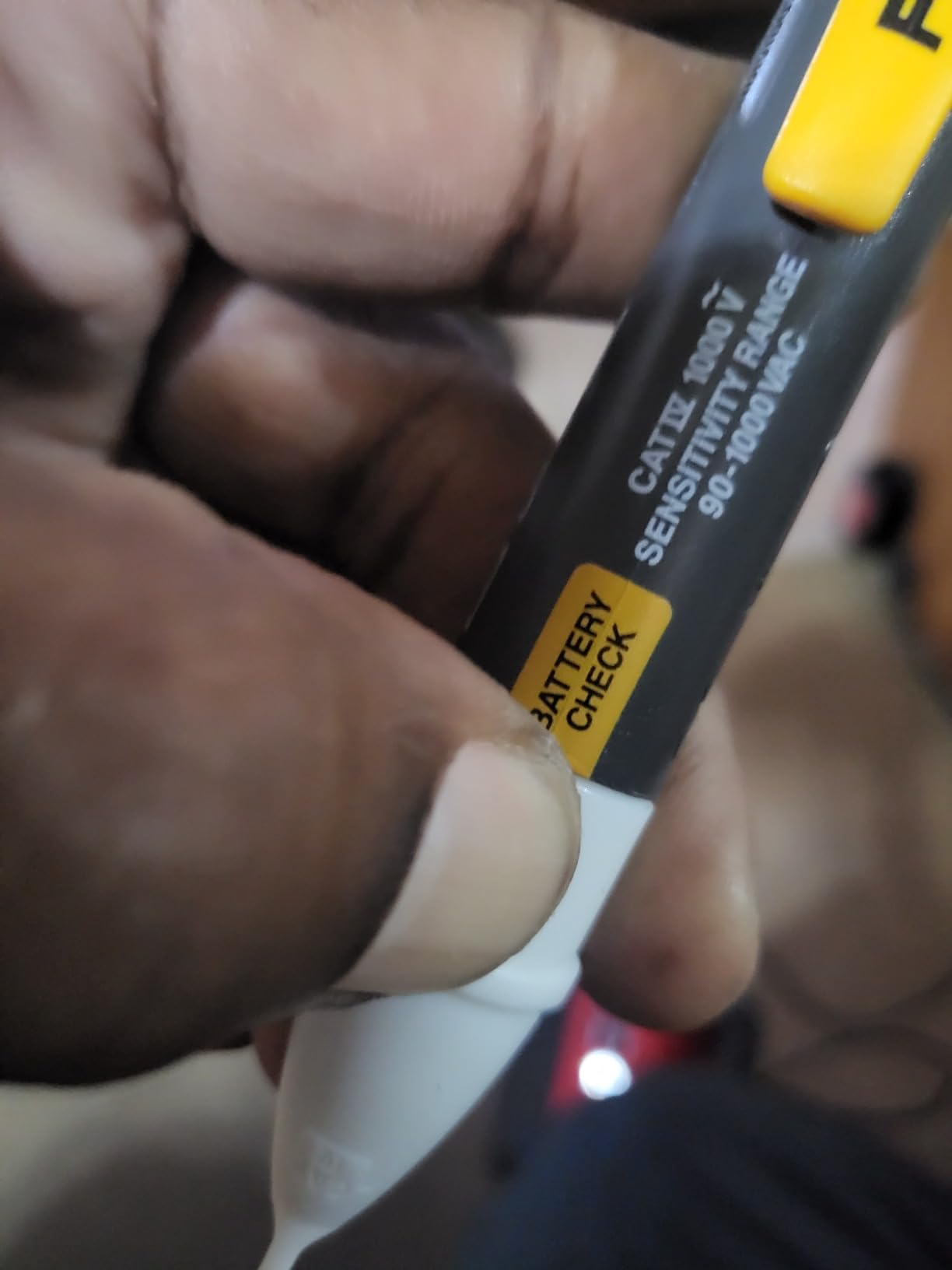 Fluke 2AC Alert Voltage Tester customer photo 1