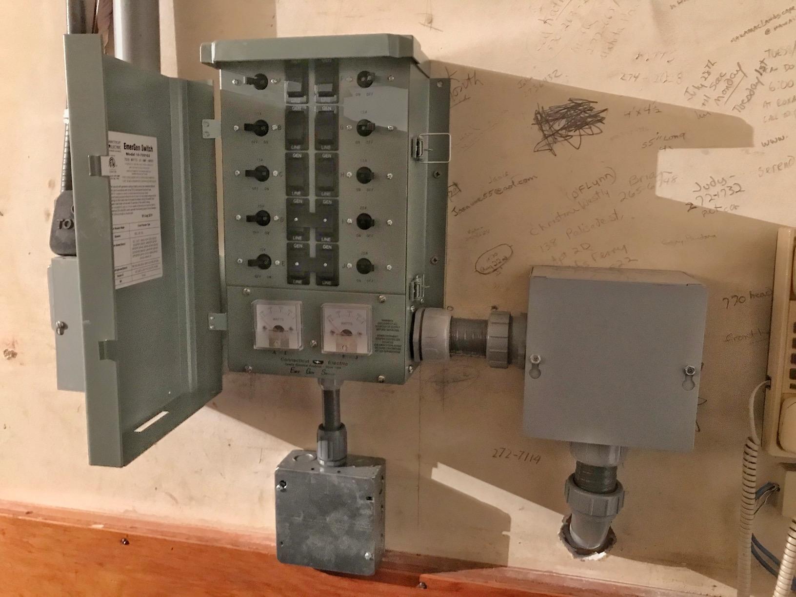Connecticut Electric EmerGen Transfer Switch Kit - 30 Amp, 10-Circuit, 10-Foot Cord, 7500 Watts, for Generator customer photo 1