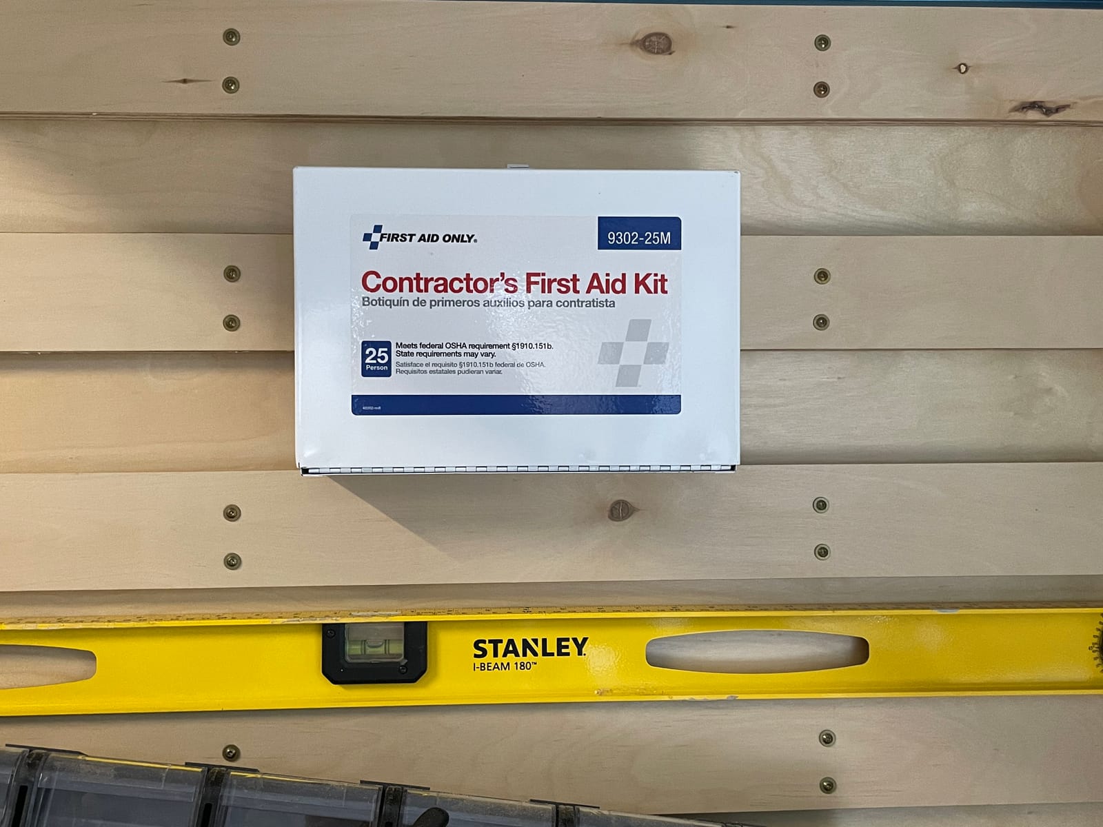 First Aid Only 9302-25M 25-Person Contractor's First Aid Kit for Home Renovation, Job Sites, and Construction Vehicles, 178 Pieces, White customer photo 2
