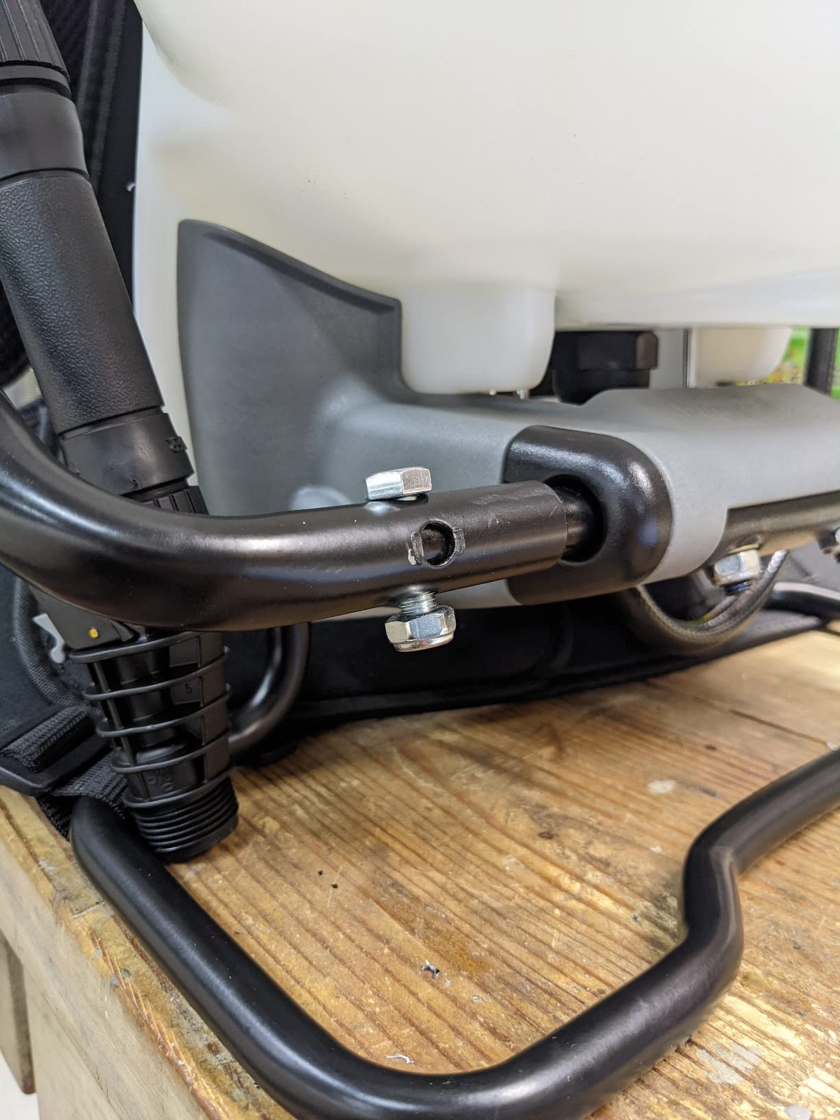 Field King Max 190348 Backpack Sprayer for Professionals Applying Herbicides customer photo 1