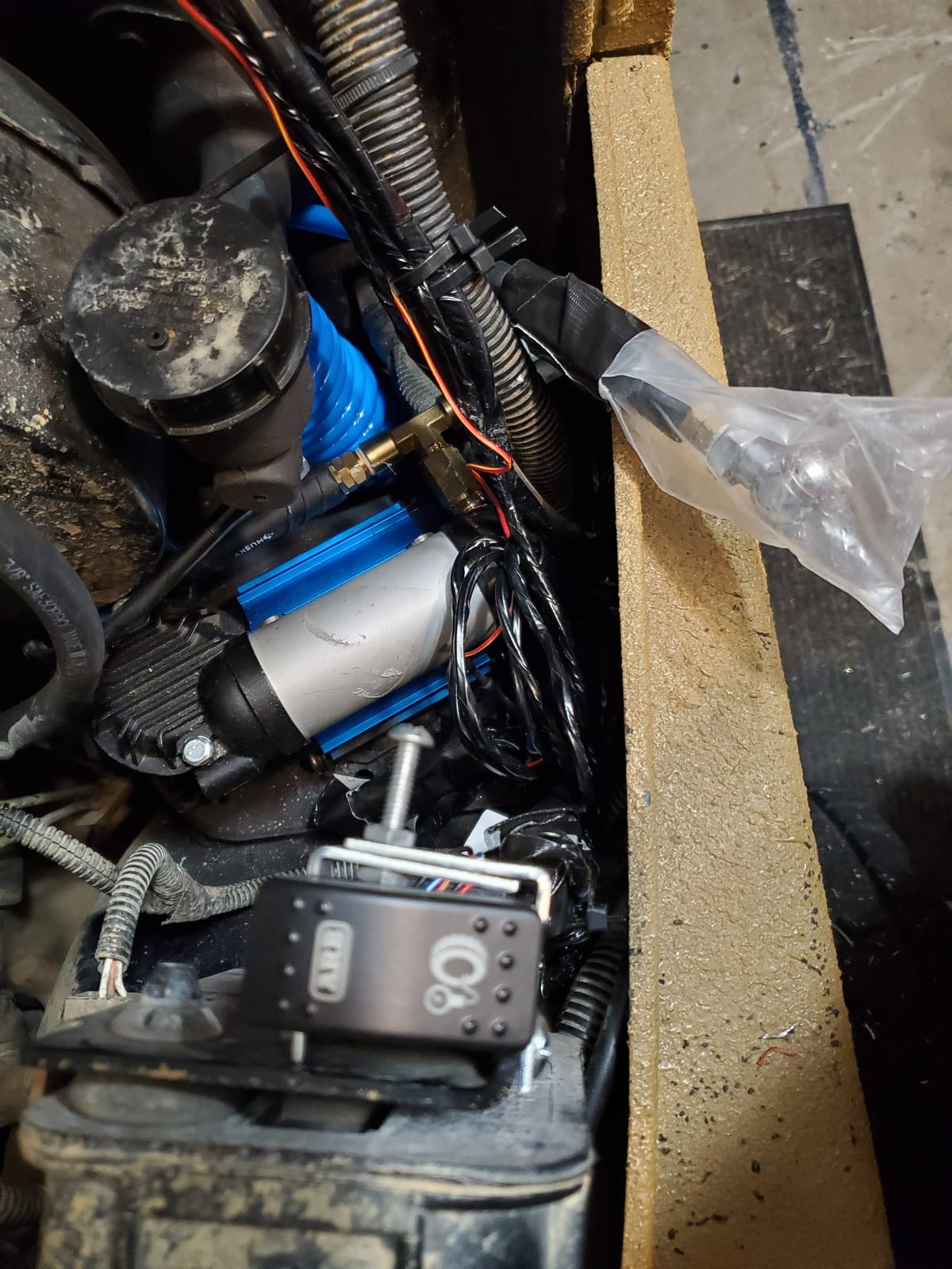 ARB CKMA12 On-Board Air Compressor High Performance 12 Volt for Air Locker Differentials and Tire Inflation customer photo 1