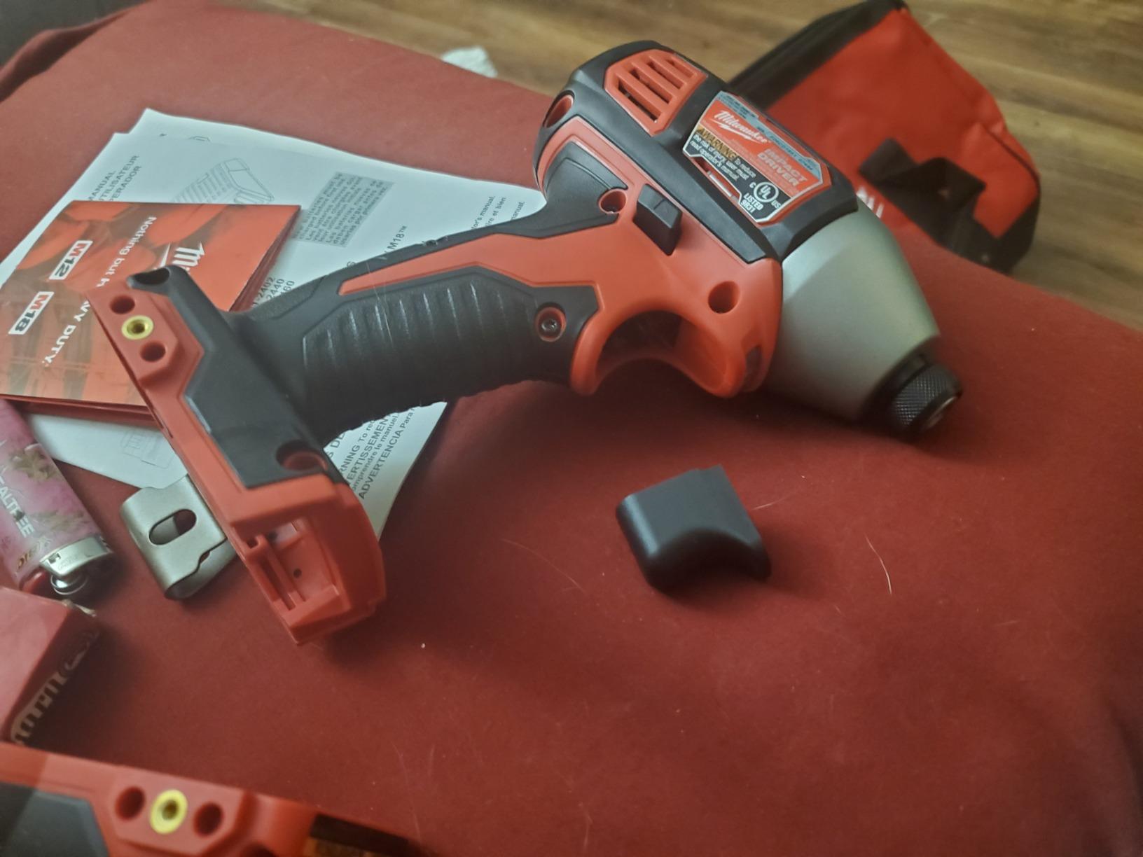 Milwaukee 2697-22CT M18 18-Volt Lithium-Ion Cordless Hammer Drill/Impact Driver Combo Kit customer photo 1