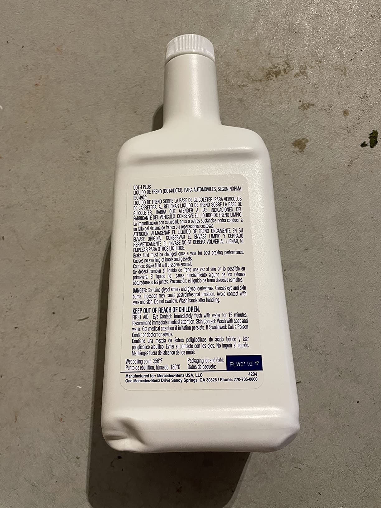 Mercedes GENUINE 1L Brake Fluid DOT 4 PLUS Ultra Low Viscosity MB Spec 331.0 NEW customer photo 1