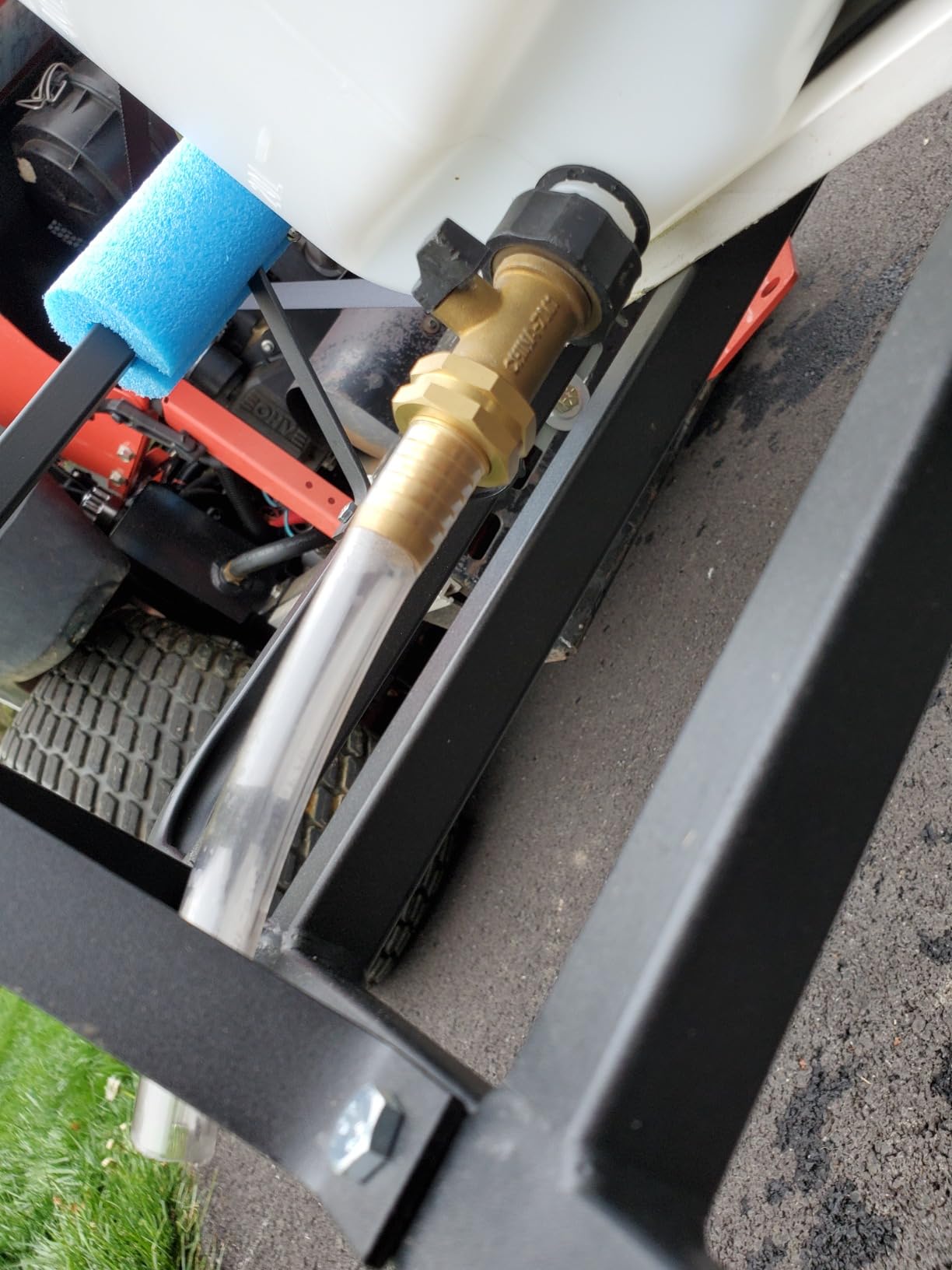 Master Mfg SSD-03-009B-MM 9 Gallon UTV & ATV Spot Sprayer - Everflo 1.0 Gpm for Fertilizer, Weed & Pest customer photo 1