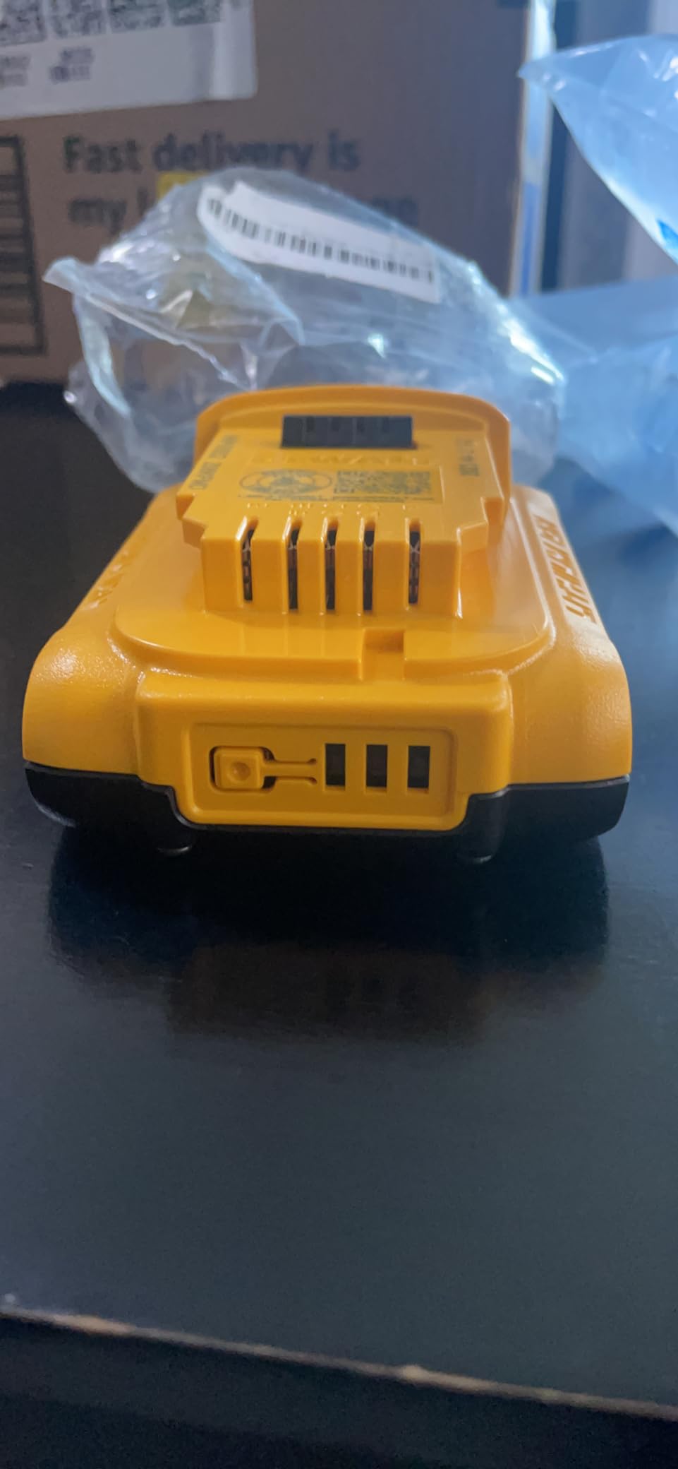 DEWALT 20V MAX Battery, Compact 2.0Ah (DCB203) customer photo 1