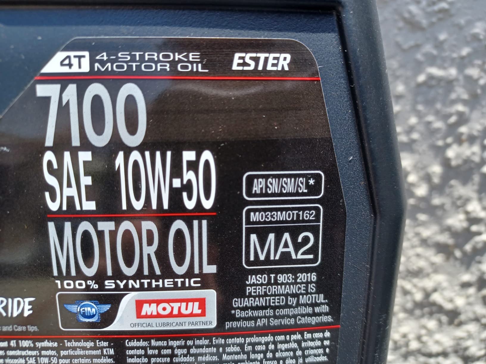 Motul 7100 4T 10W-50 Full Synthetic Motorcycle Oil, Ester Technology for KTM Husqvarna Triumph Aprilia Moto Guzzi, JASO MA2 Wet Clutch Compatible, API SP Certified, Road and Off-Road 1L customer photo 2