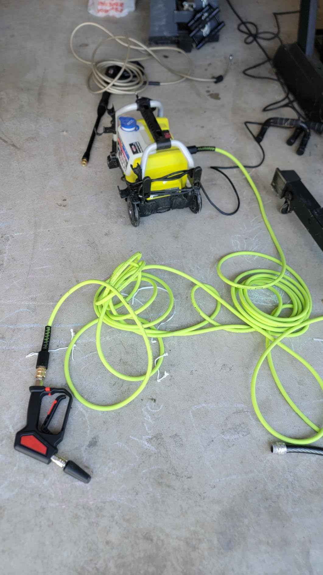 Flexzilla Pressure Washer Replacement Hose, 1/4 in. x 50 ft., 3100 PSI, M22 Fittings, No-Kink, Lightweight, ZillaGreen customer photo 2