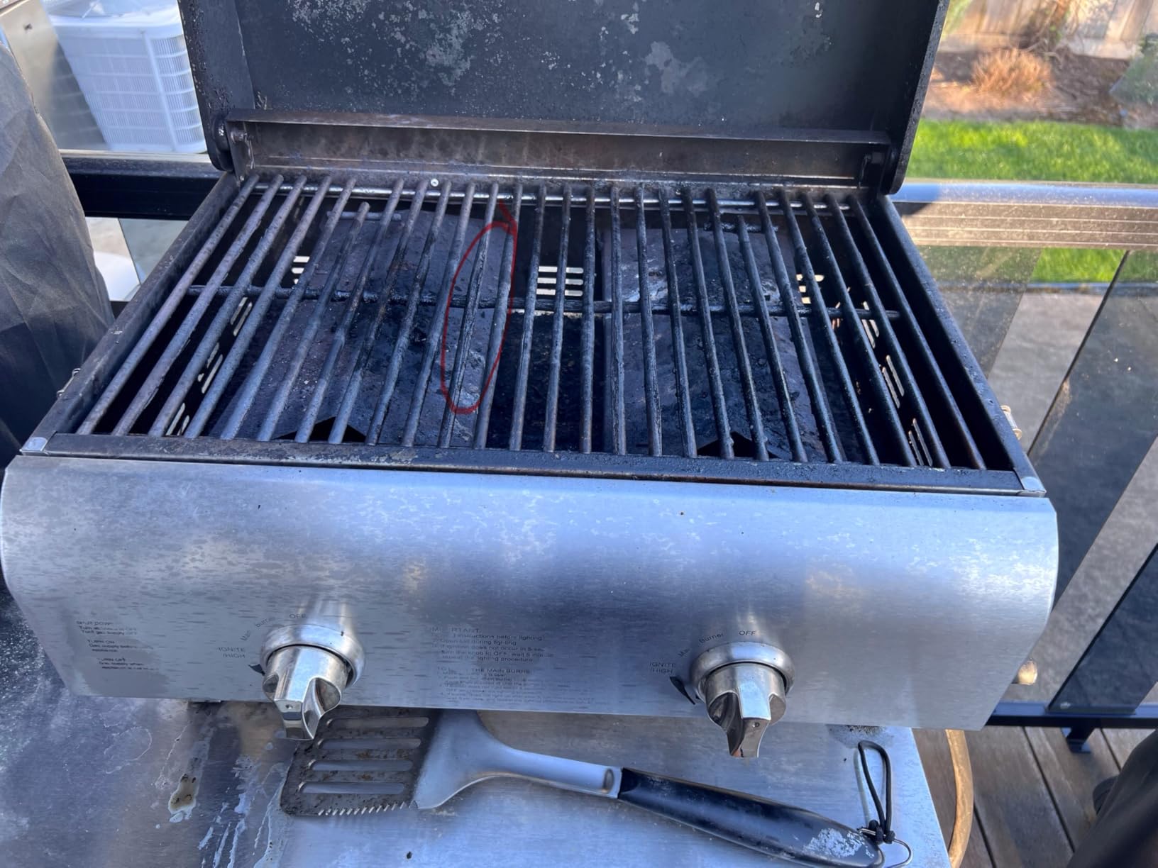Cuisinart Outdoor Gas Grill, 20,000 BTU, Portable, 2-Burner customer photo 1