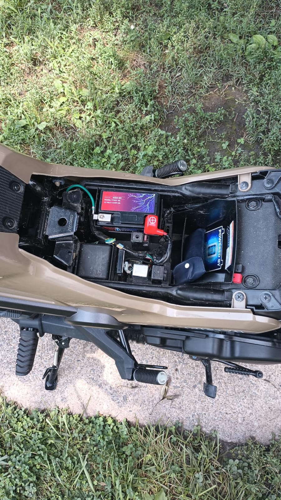 Mighty Max Battery YTX5L-BS -12 Volt 4 AH, 80 CCA, Rechargeable Maintenance Free SLA AGM Motorcycle Battery customer photo 1