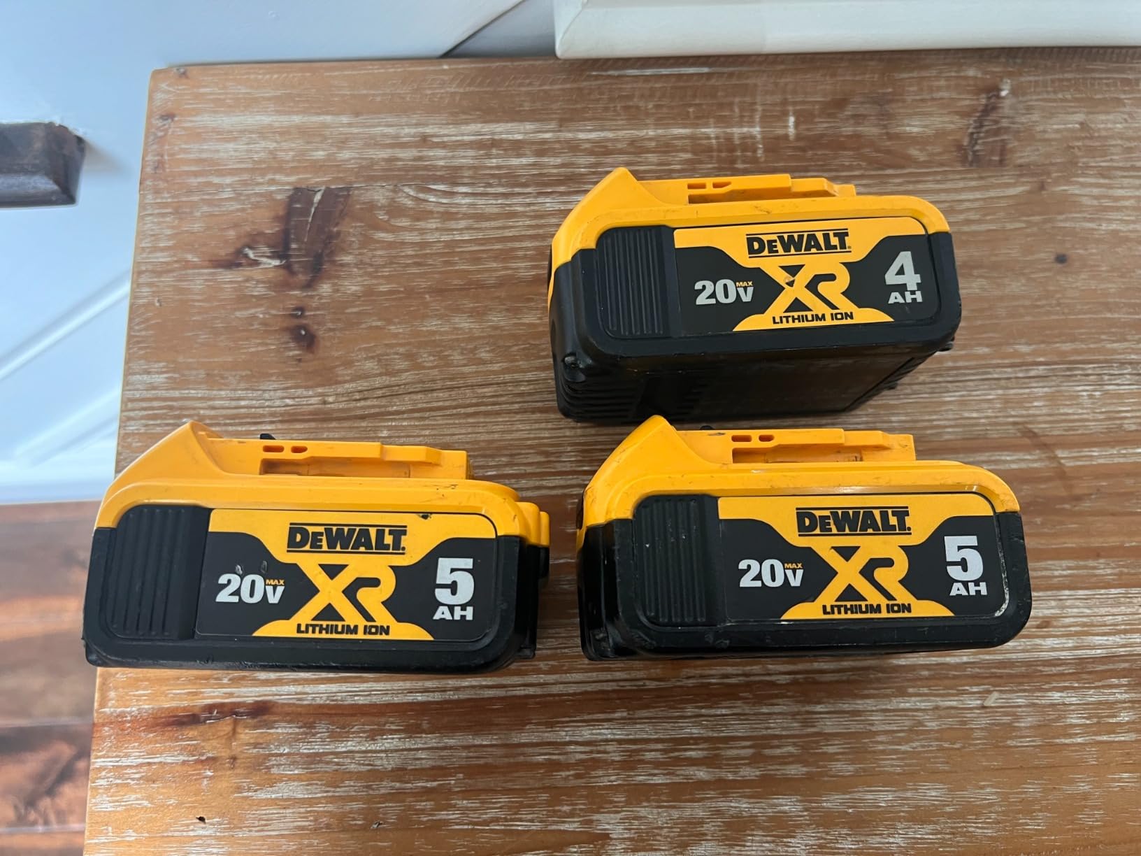 DEWALT 20V MAX 5 Ah Lithium Ion Battery 2-Pack (DCB205-2) customer photo 1