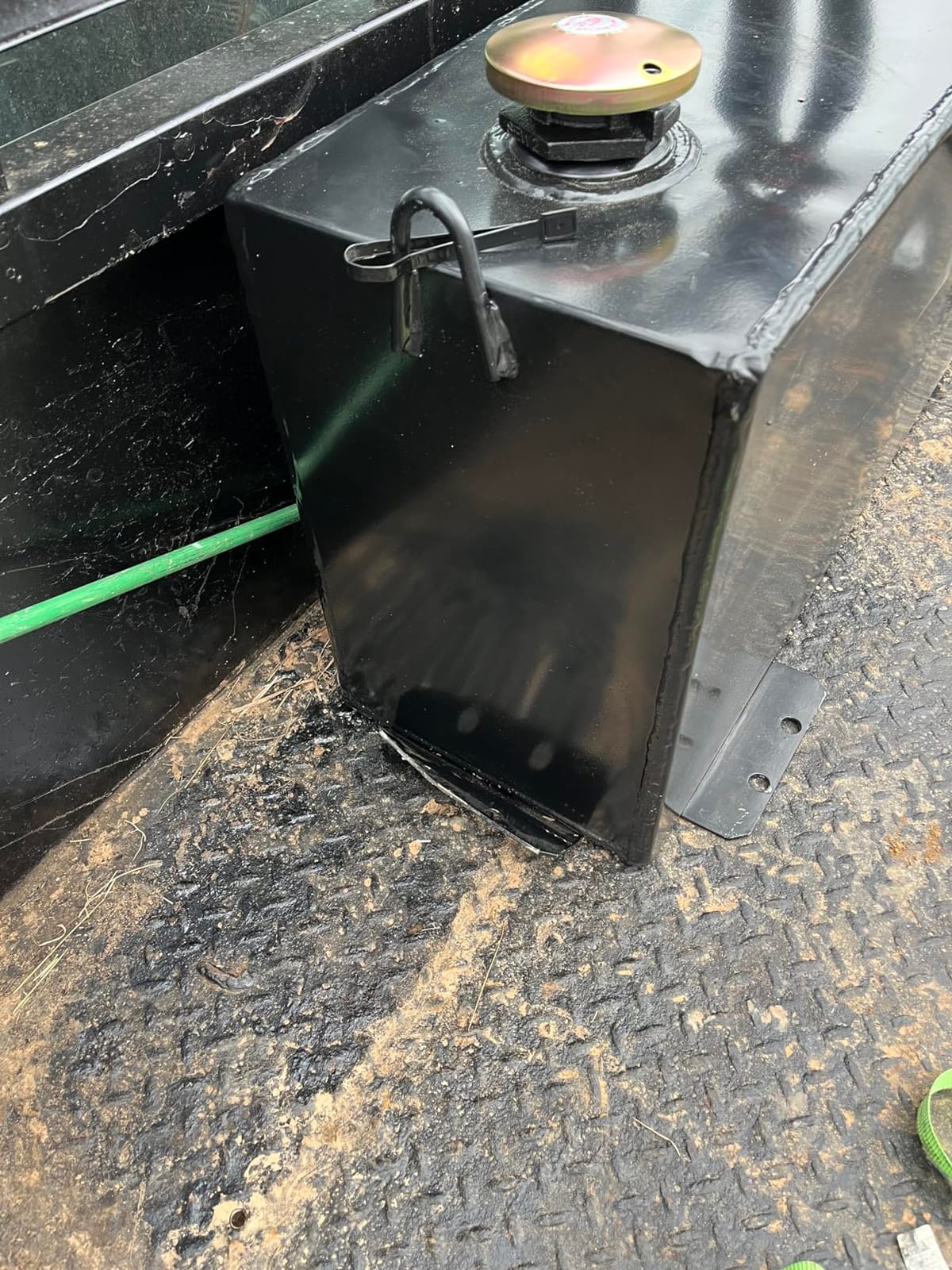 Better Built Steel Transfer Fuel Tank - 36-Gallon, Rectangular, Black, Model Number 29211584 customer photo 1