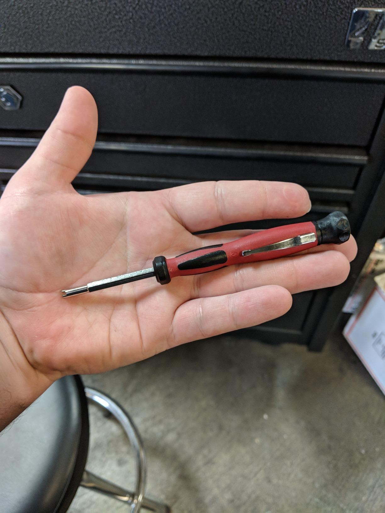 Lisle 15190 5.7 In Long Valve Core Tool customer photo 2