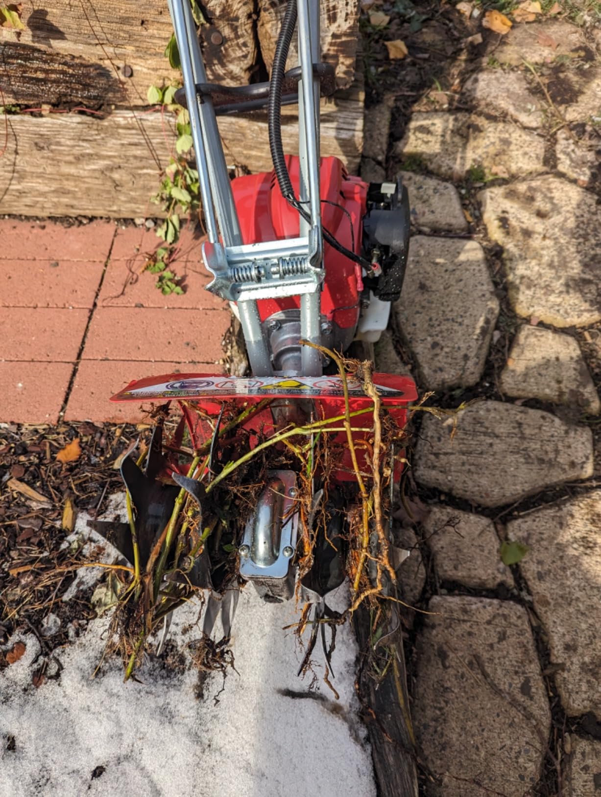 Mantis 7940 4-Cycle Tiller Cultivator Powered by Honda – Lightweight, Powerful and Compact - No Fuel Mix, Sure-Grip Handles – Built To Be Durable and Dependable customer photo 2