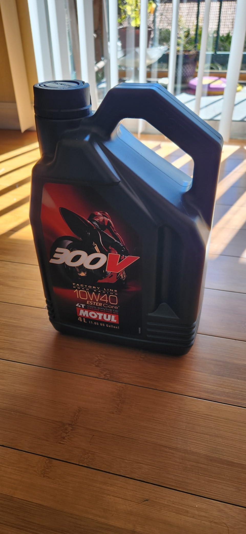Motul 300V 15W-50 Factory Line Road Racing Engine Oil 4T, Full Synthetic, Ester Core, 4 Liter (104129) customer photo 1