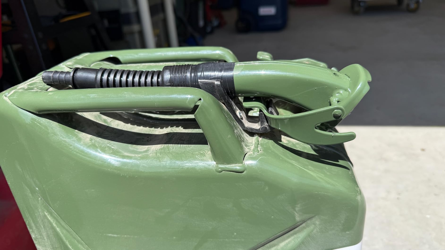Wavian USA Authentic NATO Jerry Can and Spout System - Rust-Proof, EPA & CARB Compliant, Red, 20 Litre, Metal Gas Can 5 Gallon customer photo 1