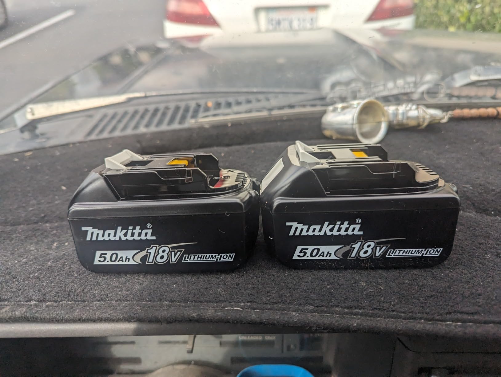 Makita BL1850B-2 18V LXT Lithium-Ion 5.0Ah Battery, 2/pk, Black customer photo 2