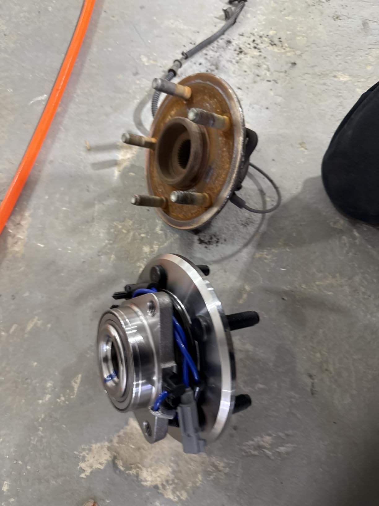MOOG Front Wheel Bearing & Hub Assembly - Ram Classic Hub Replacement - Rust Resistant Studs - Quad Lip Seal Protection - Advanced Raceway Design customer photo 1