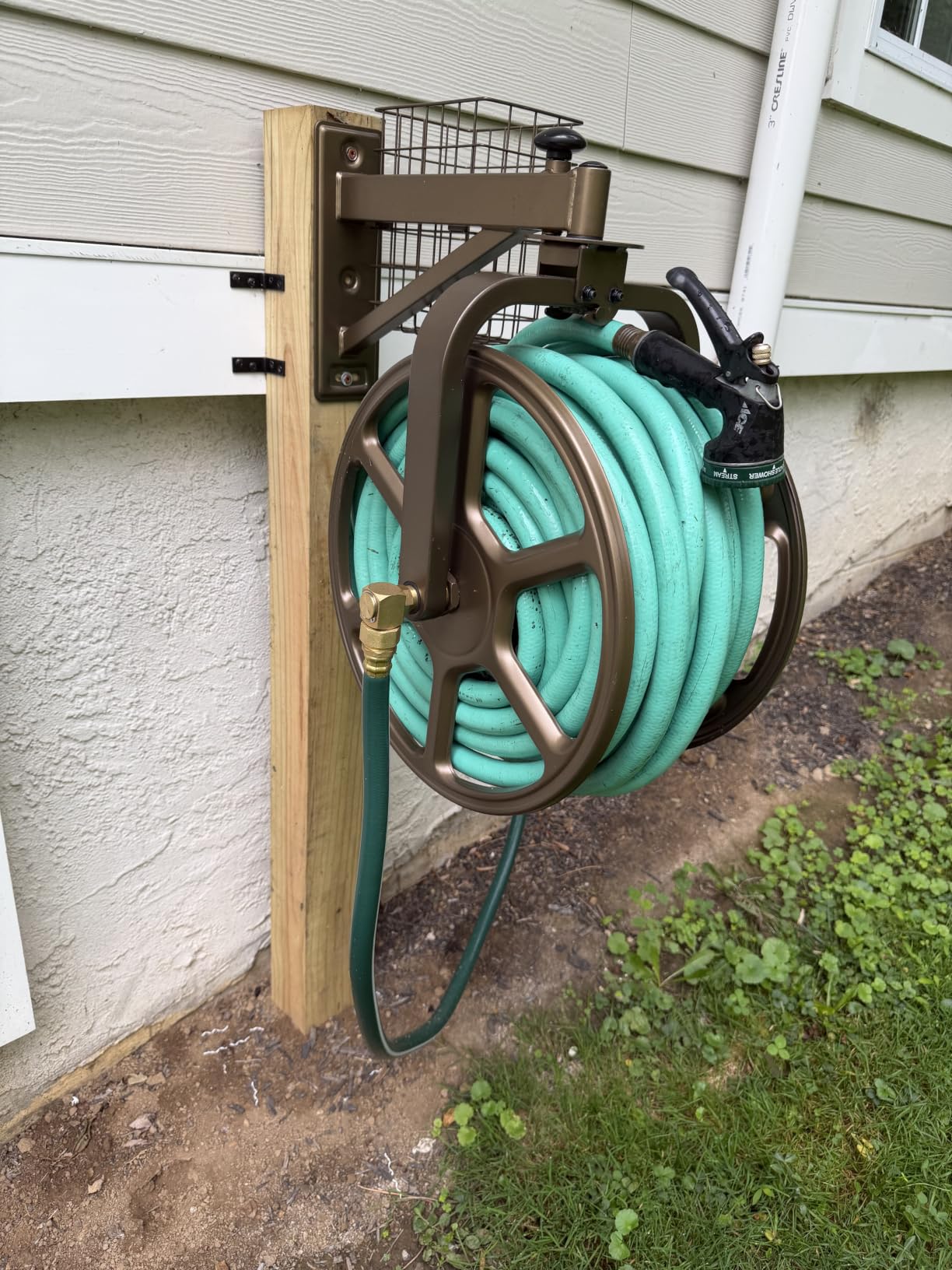 Liberty GARDEN 712 Single Arm Navigator Multi-Directional Garden Hose Reel, Holds 125-Feet of, 5/8-Inch, Bronze customer photo 1