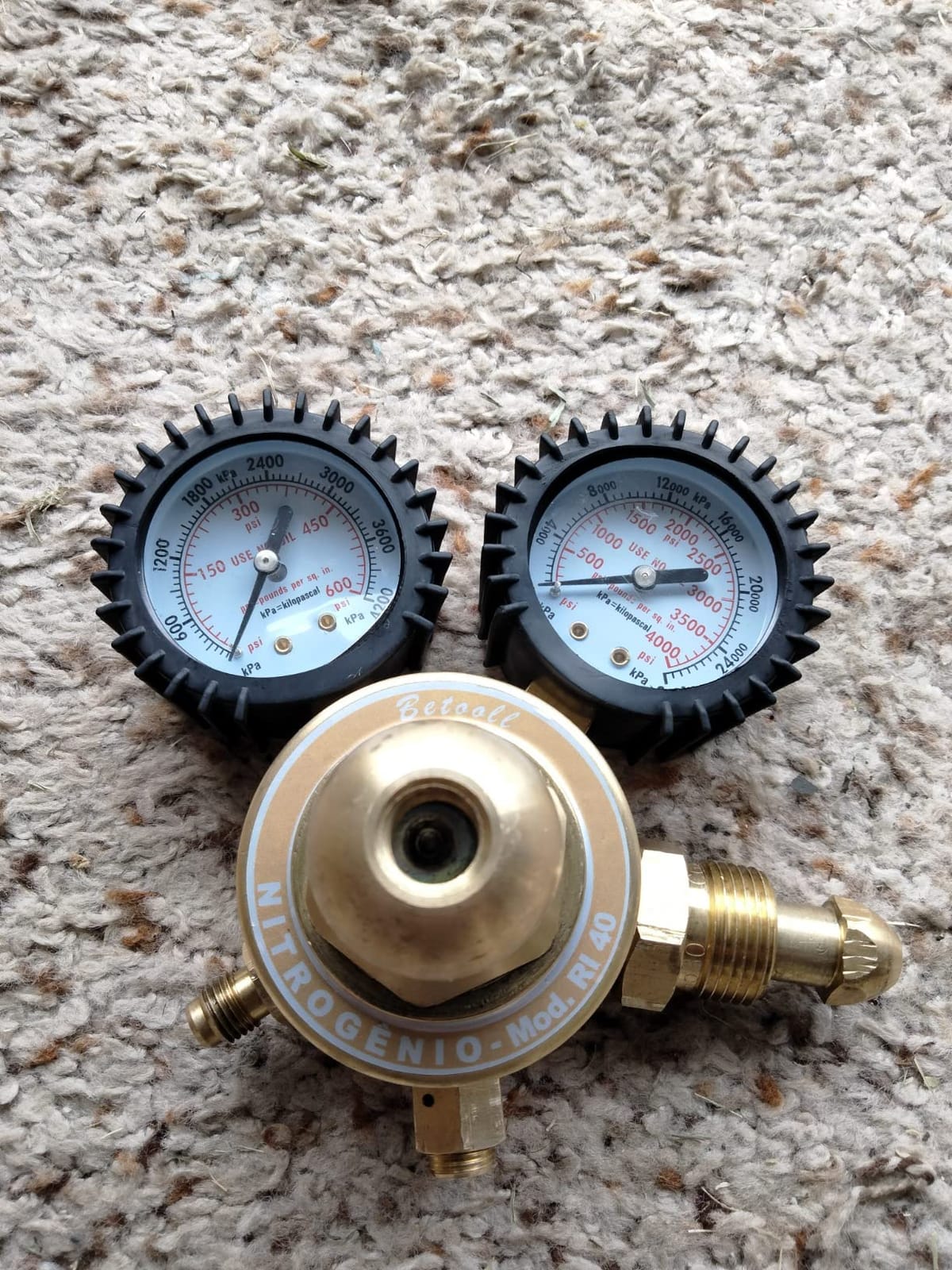 BETOOLL Nitrogen Regulator with 0-600 PSI Delivery Pressure Equipment Brass Inlet Outlet Connection Gauges customer photo 1