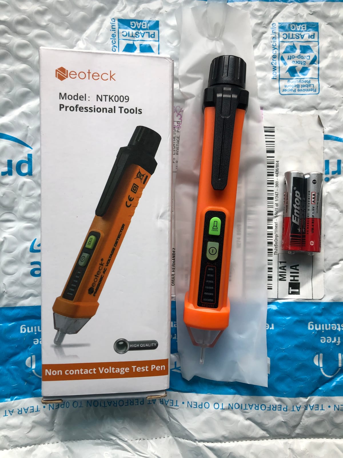 Neoteck Non Contact Voltage Detector 12-1000V AC Voltage Tester customer photo 2