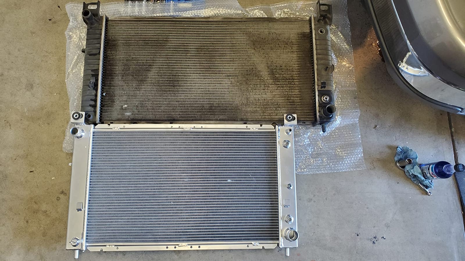 DNA MOTORING RA-CHEVYT55-3 3-Row Full Aluminum Radiator Compatible with Chevy C-/K-Series, 3100/3600/3700/3800/3900 1955-1959; Compatible with GMC 100/150 1955-1959 3.8L/ 6.1L l6/ V8 MT customer photo 2
