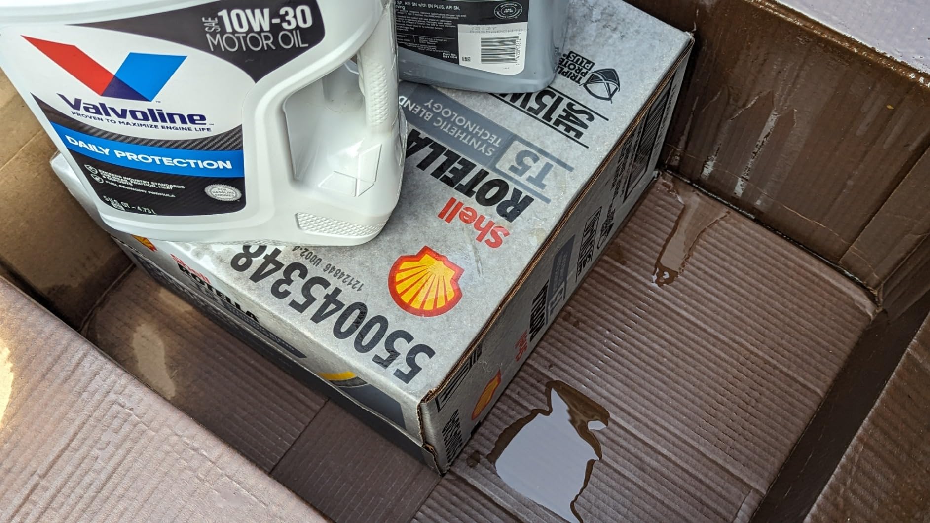 Shell Rotella T5 Synthetic Blend 15W-40 Diesel Engine Oil, 1 Gallon (3 Pack) customer photo 2