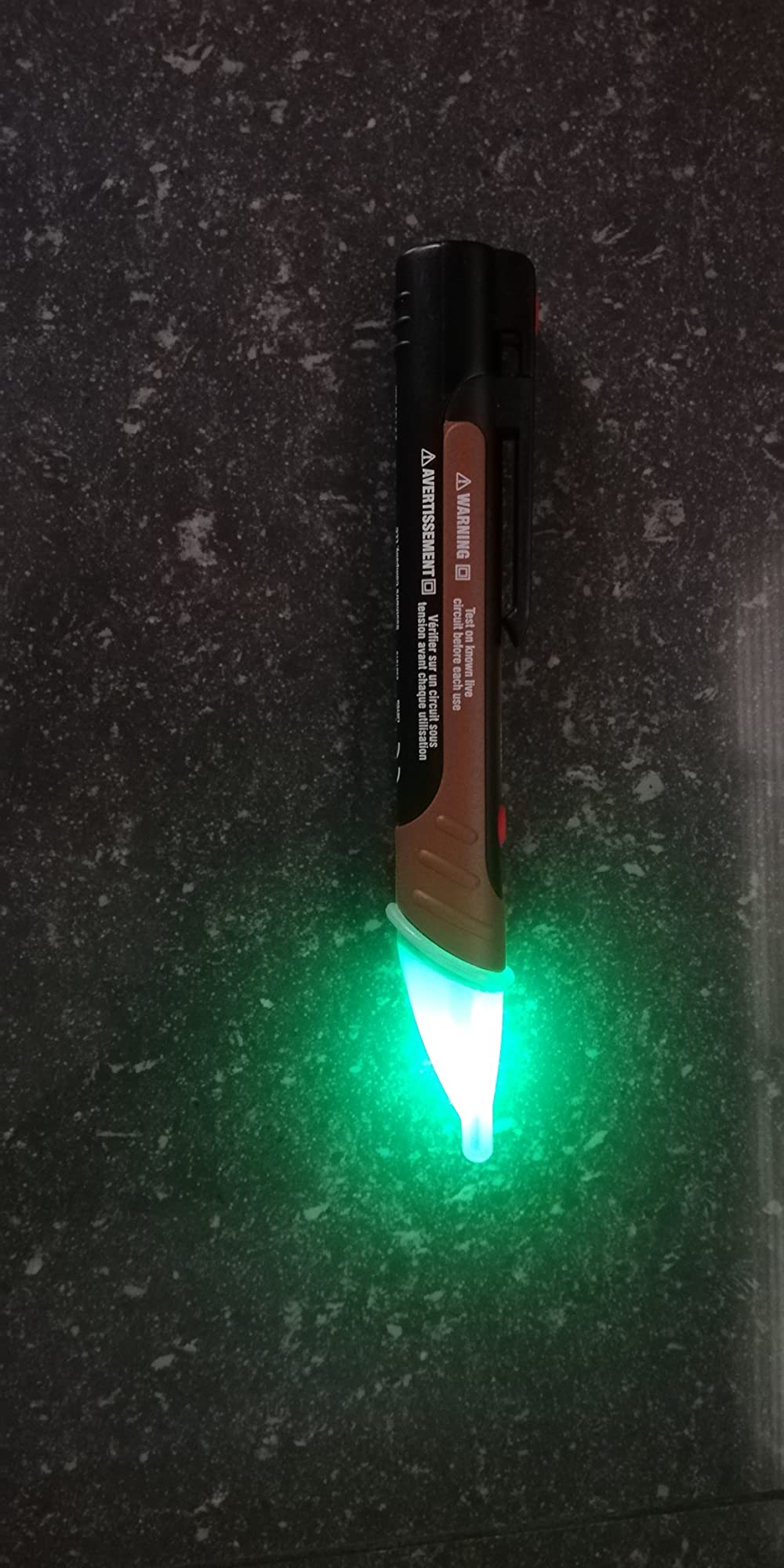 Southwire Tester NCVD - Detects AC Voltage with Audible & Visual Alerts - Auto Power Off - Dual Flashlights - CAT IV 600V Safety Rating customer photo 2