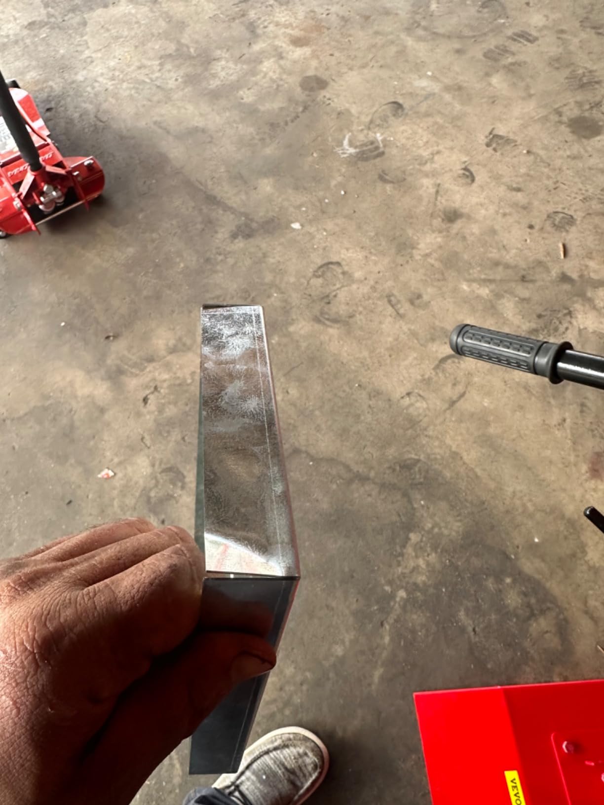 Vevor Manual Tire Spreader Portable Tire Changer with Stand Adjustable LED Light Tire Spreader Tool for Light Truck and Car : Automotive customer photo 2