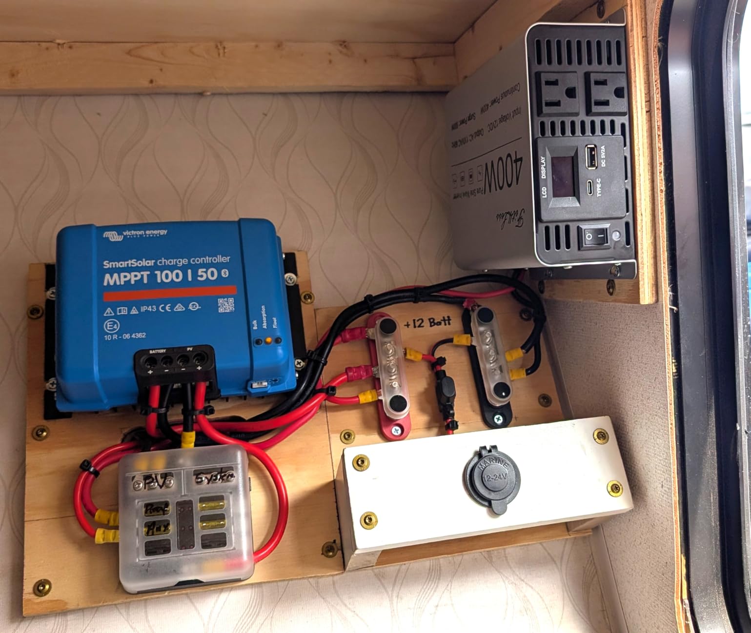 Victron Energy SmartSolar MPPT Solar Charge Controller 100V, 50A, 12/24V customer photo 1