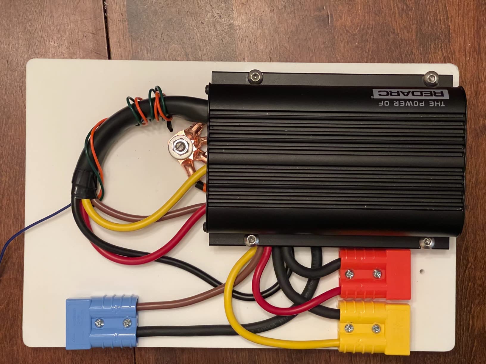 REDARC Dual Input 25A in-Vehicle DC to DC Battery Charger with MPPT Solar Regulator, Green Power Priority, 12V/24V Compatible, for Lithium, AGM, Gel, Lead Acid, Calcium, LiFePO4 Batteries customer photo 1