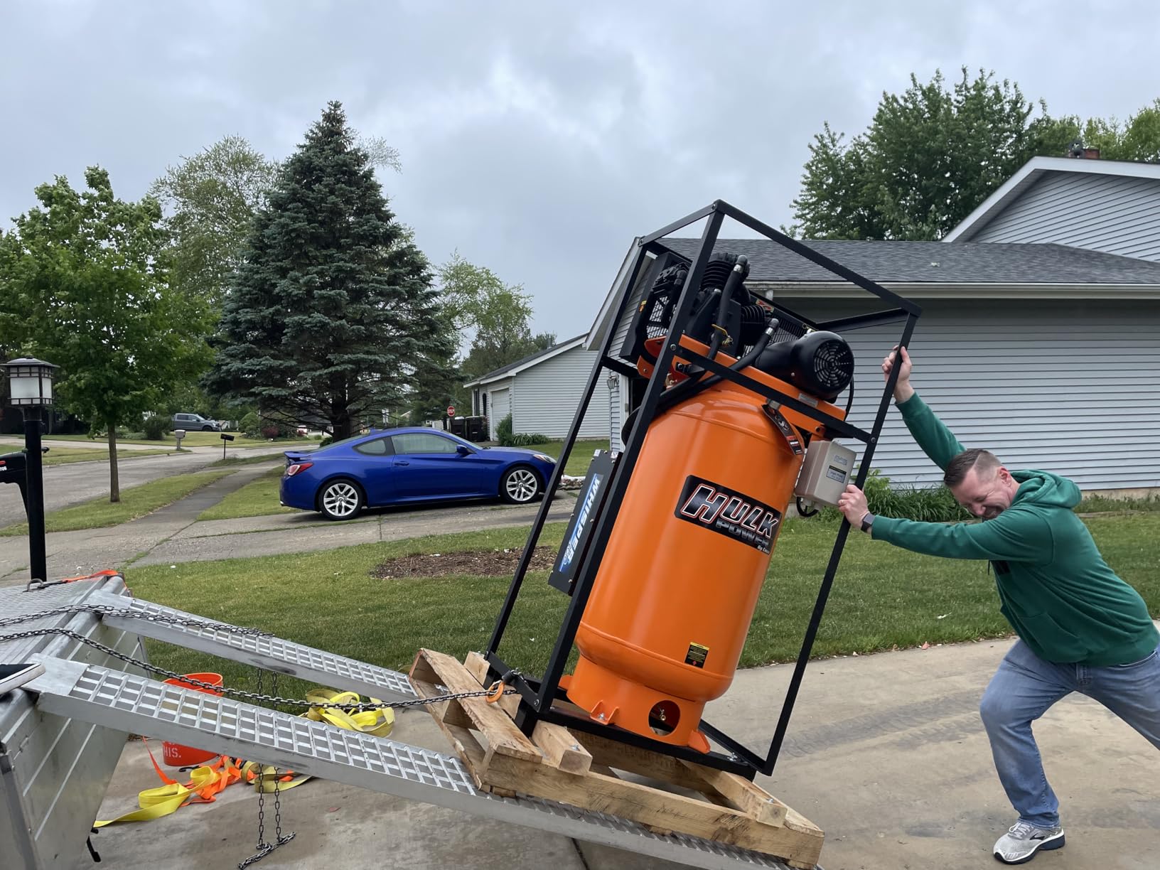 5 HP Air Compressor, Industrial, Stationary, Electric, Single Phase, 155 PSI, 80 Gallon, HULK Silent Series, Model HI05V080Y1S by EMAX Compressor customer photo 2
