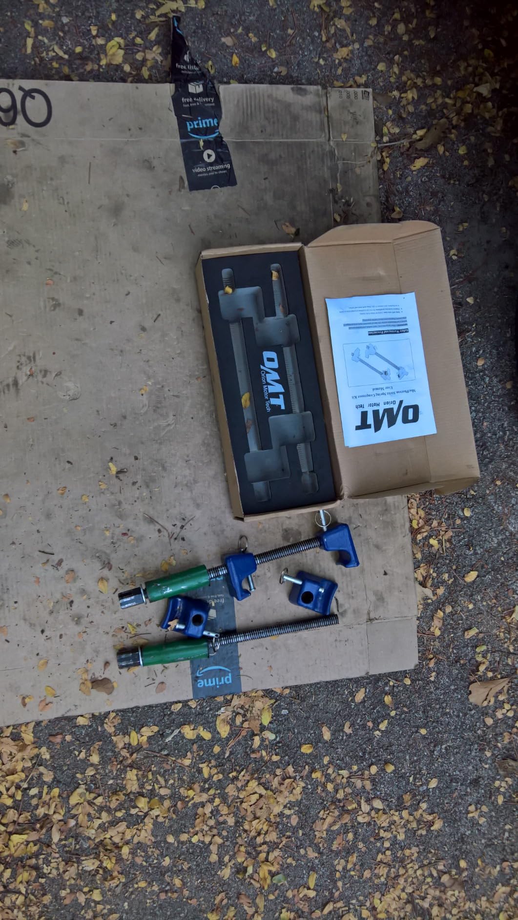 OMT Macpherson Strut Spring Compressor Tool Set with 10.5