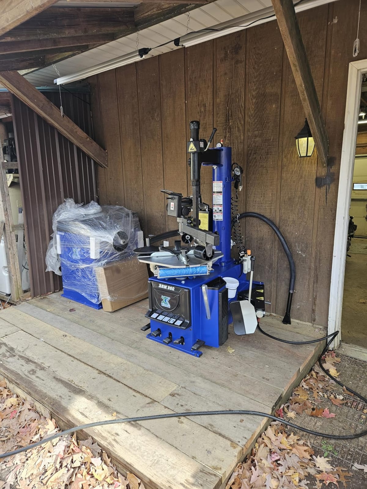 XK Tire Machine and Balancer Combo 37 in,110V,2.0HP,960-690 customer photo 2