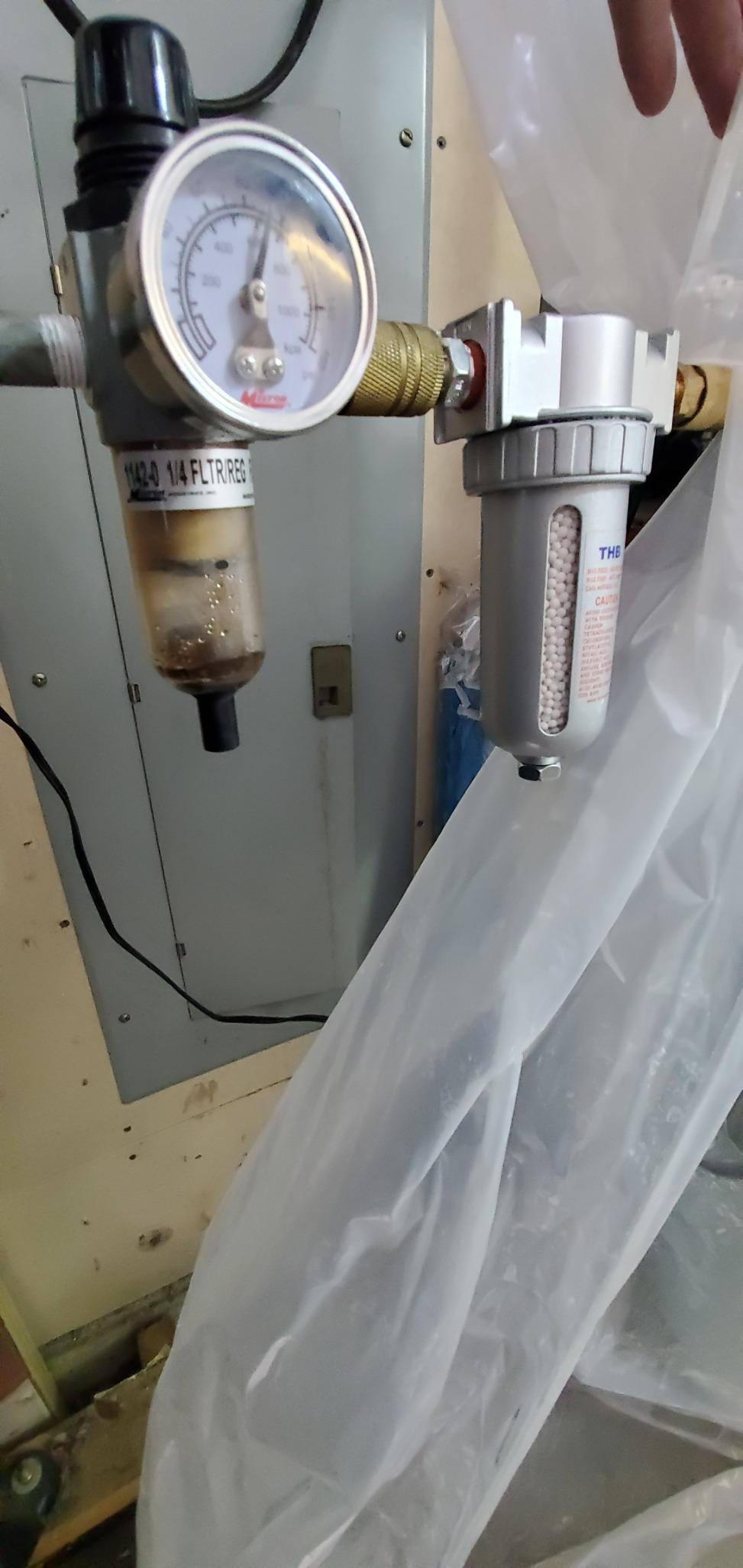 In LINE Desiccant AIR Dryer for Compressed AIR Great for Pneumatic Tools Spray Booth Plasma Cutter, with Desiccant beads (3/8