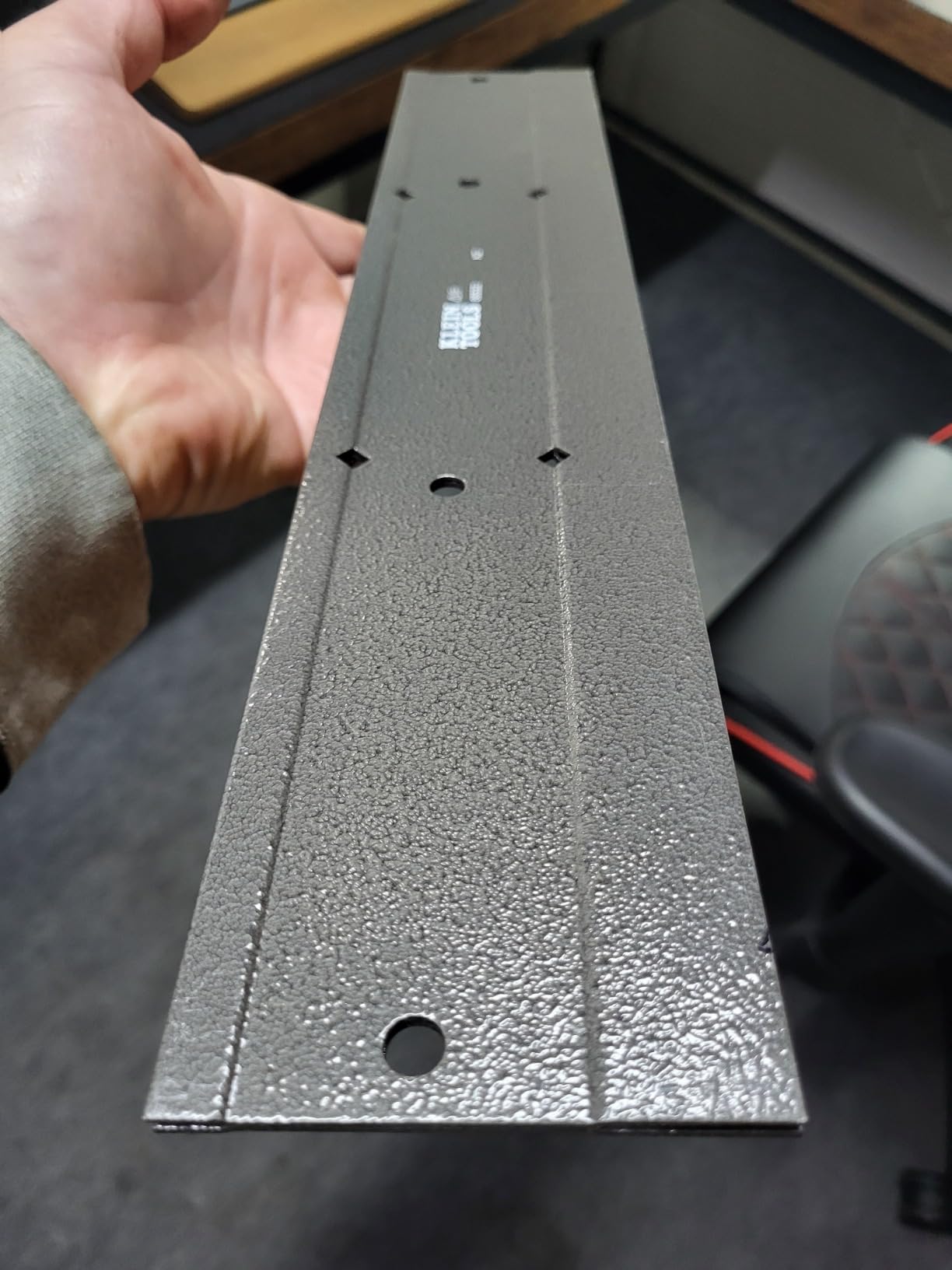 Klein Tools 86532 Metal Folding Tool for Duct Bending 18 x 3-Inch Folds Up to 24 ga CRSM and 28 ga Stainless customer photo 1