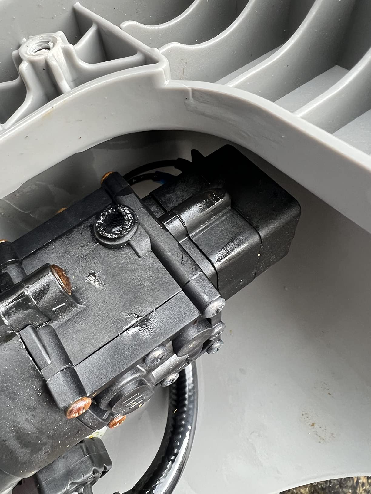 Field King 190515 Professionals Battery Powered Backpack Sprayer, 4 gal customer photo 2