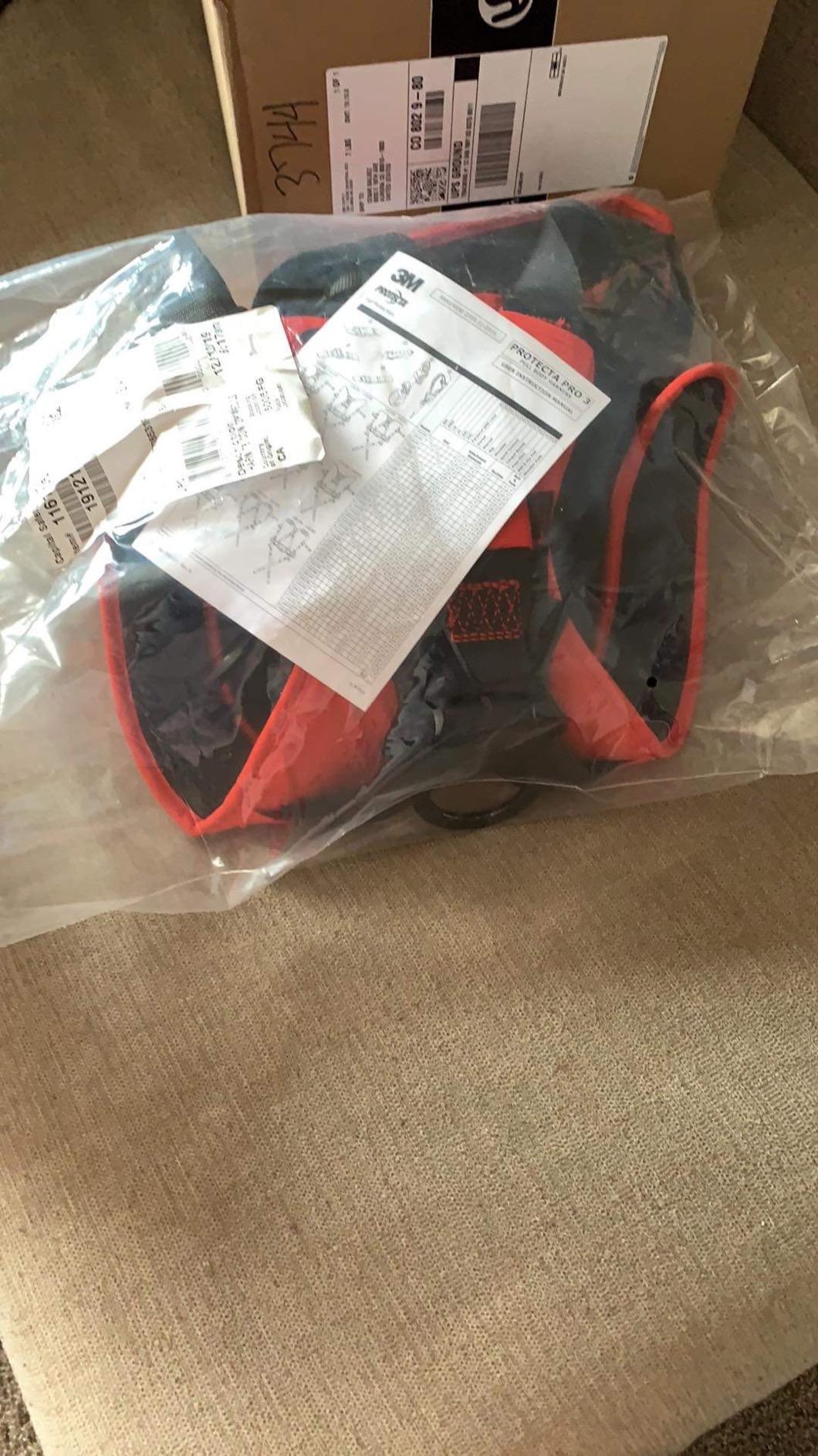 3M Protecta Comfort Construction Style Full Body Positioning Harness, M/L customer photo 1
